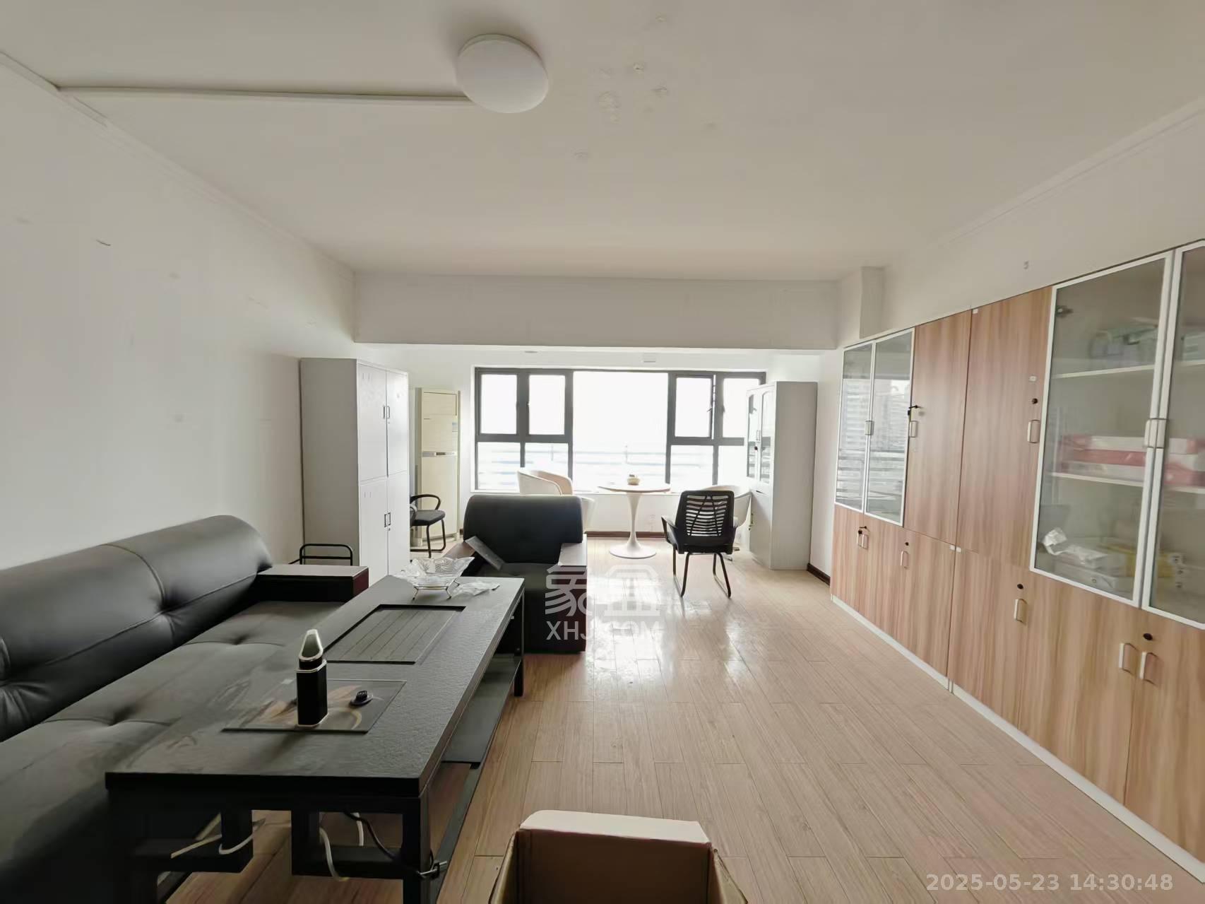 馨域公寓 3室2厅1卫 3800.0元/月 馨域公寓 3室2厅1卫 3800.0元/月室内图