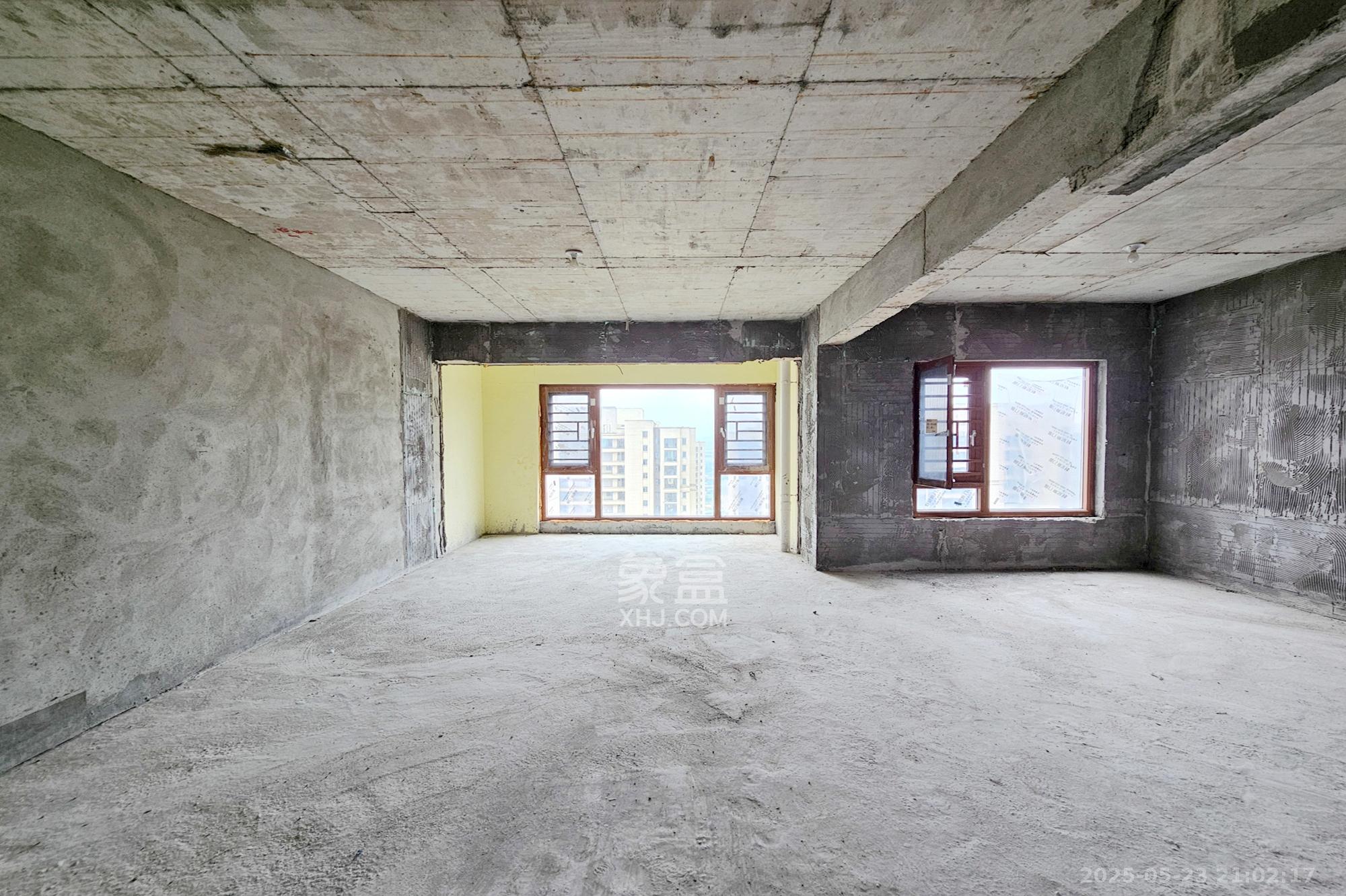 阳光城尚东湾蓝莓苑 4室2厅2卫 140.0万 阳光城尚东湾蓝莓苑 4室2厅2卫 140.0万客厅