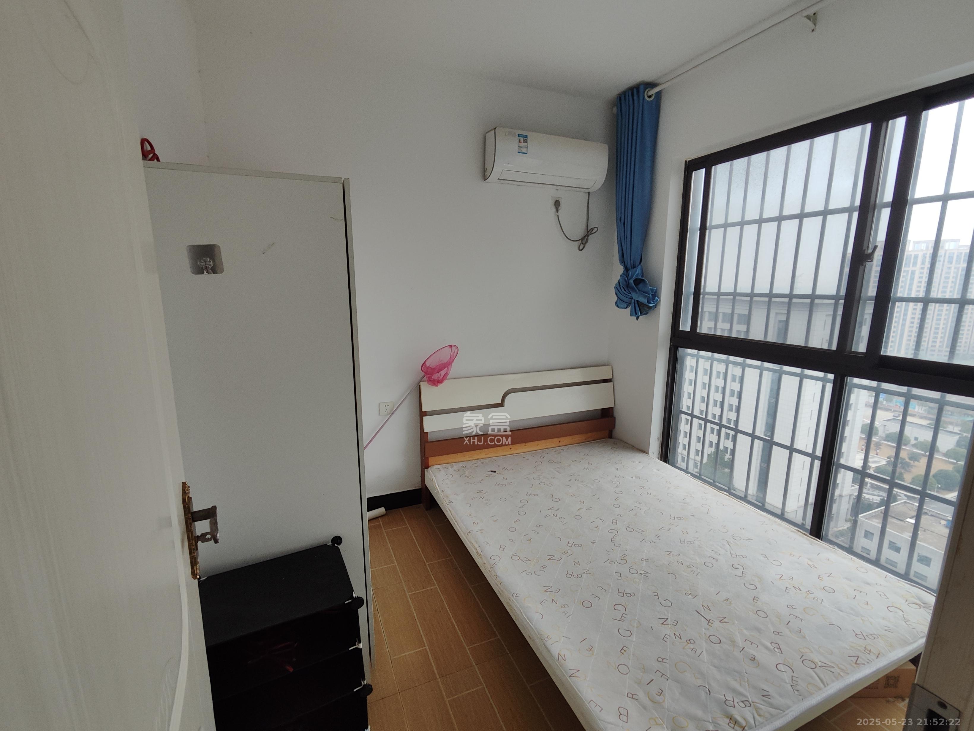 星湖湾二期高层  3室2厅1卫   2200.00元/月室内图