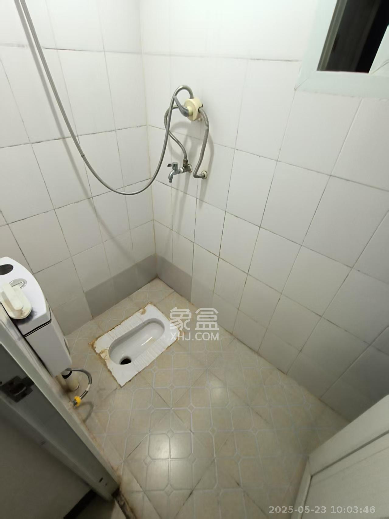 梓园路建安宿舍  1室1厅1卫   1200.00元/月室内图