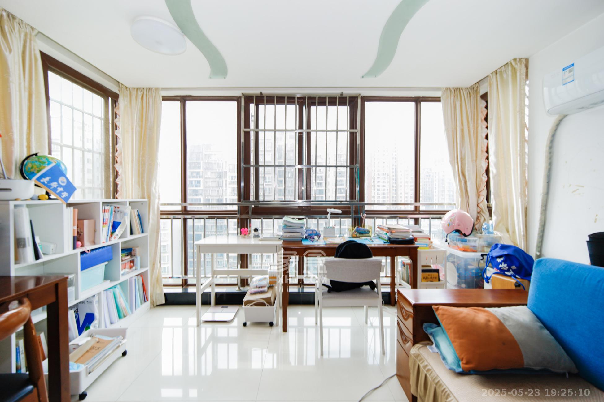 鑫天山水洲城 2室2厅2卫 72.0万 鑫天山水洲城 2室2厅2卫 72.0万阳台