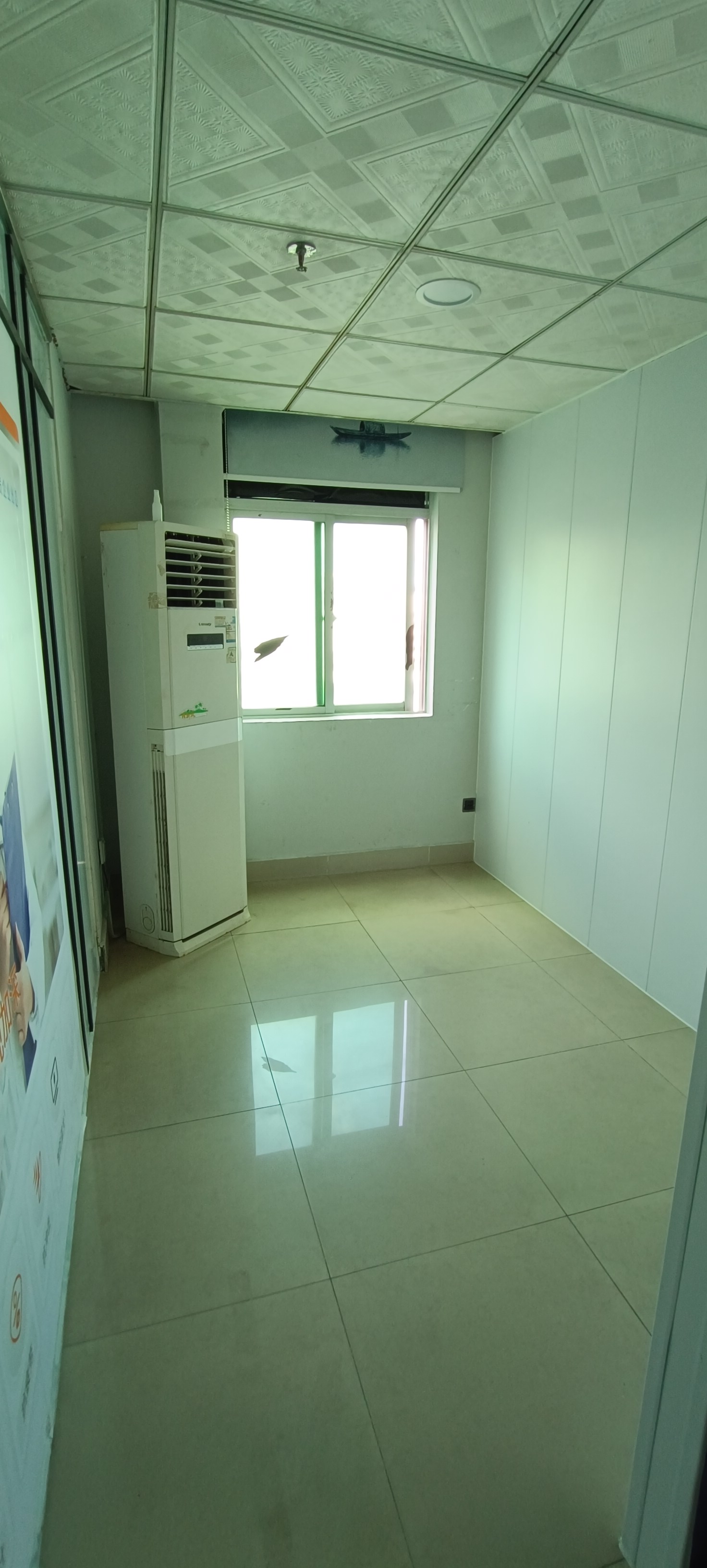 华典大厦  3室3厅0卫    5000.0元/月 华典大厦  3室3厅0卫    5000.0元/月室内图