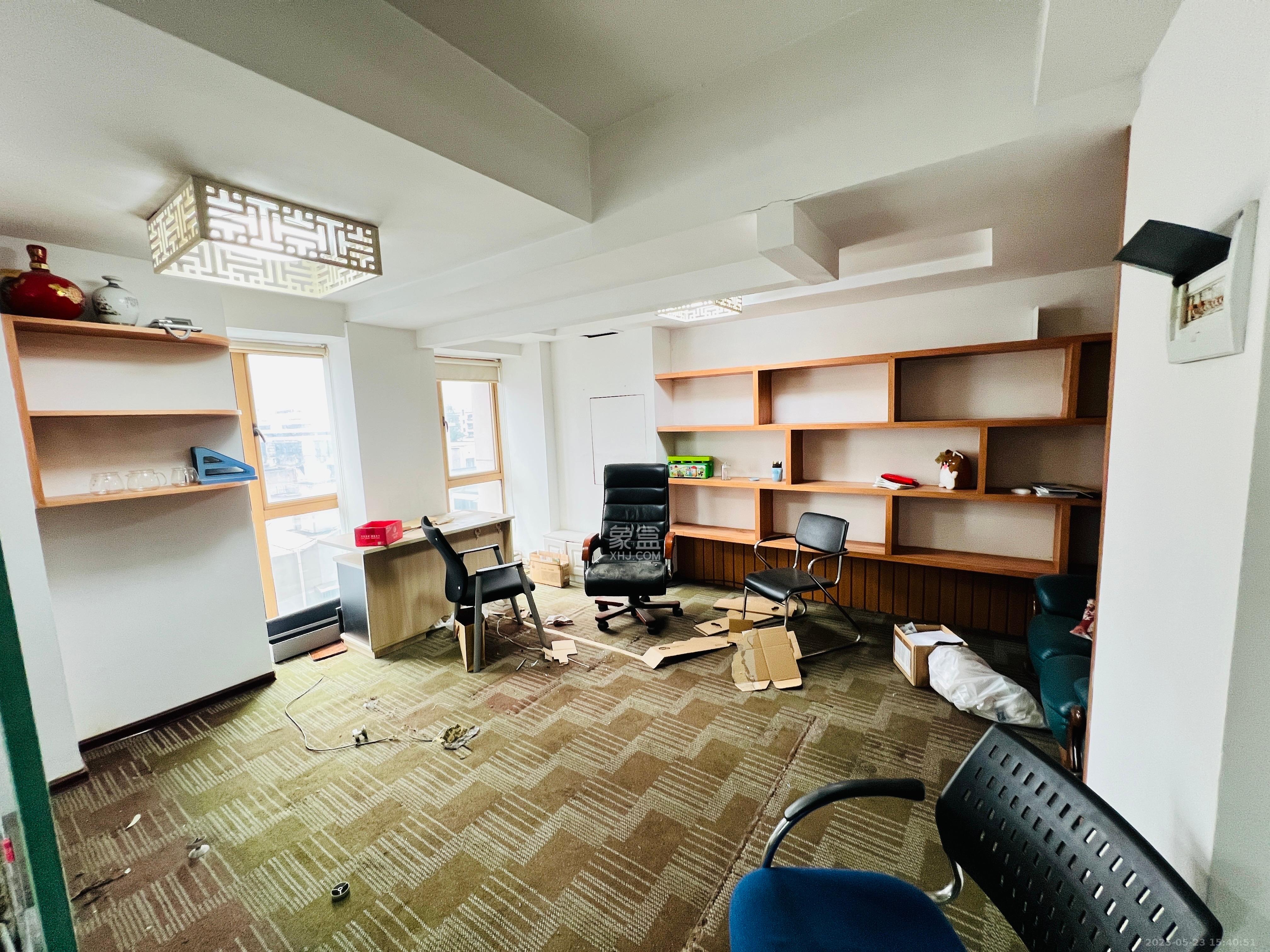 嘉盛国际广场 1室1厅1卫 2400.0元/月 嘉盛国际广场 1室1厅1卫 2400.0元/月室内图