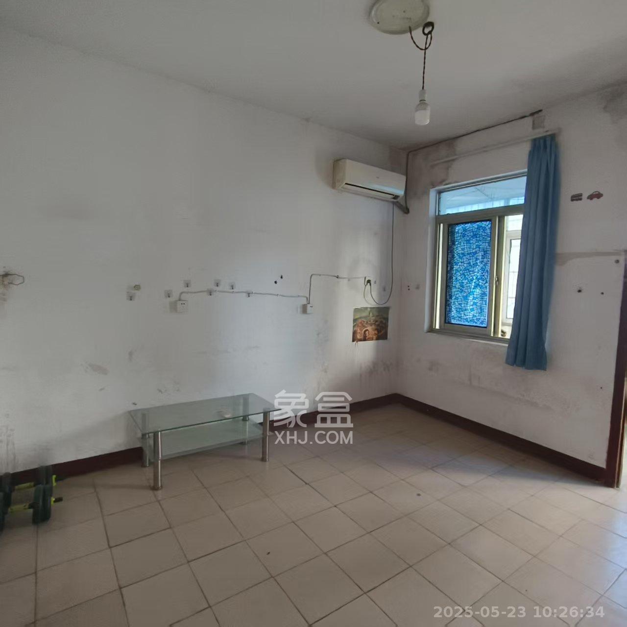 湘亚大楼 4室1厅1卫 2200.0元/月 湘亚大楼 4室1厅1卫 2200.0元/月室内图