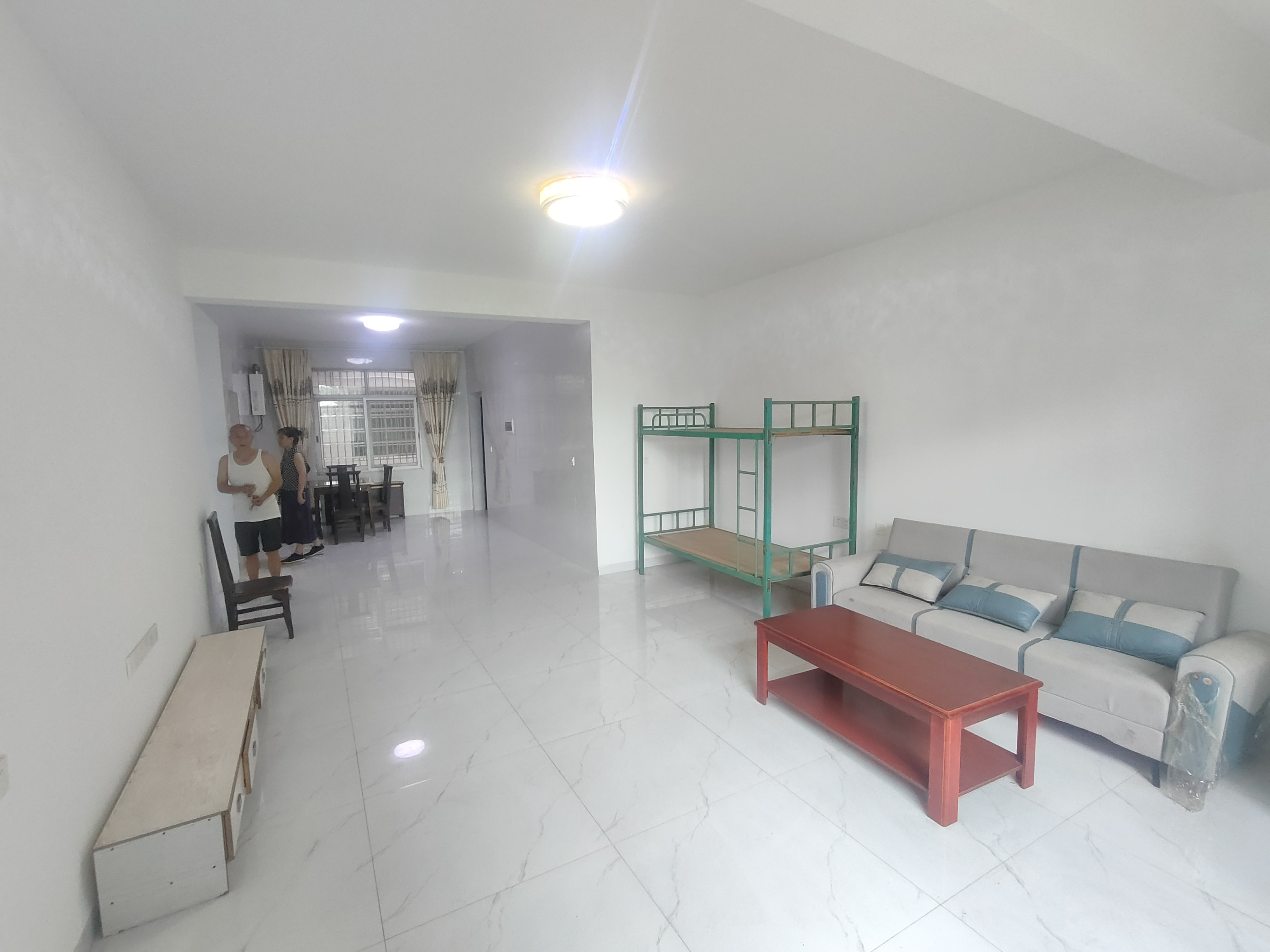 互助小区  3室2厅2卫   1500.00元/月室内图