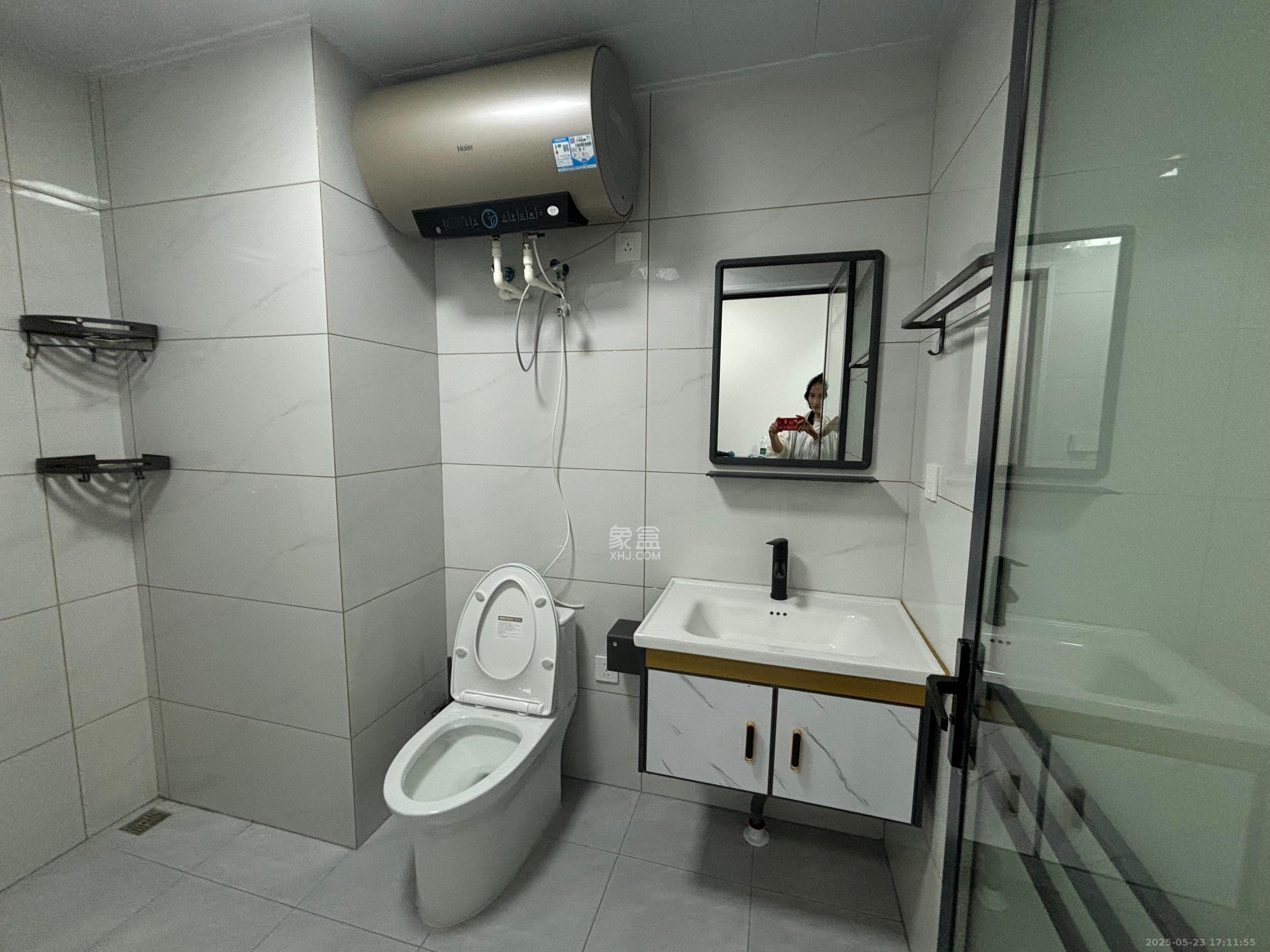 恒大誉府(融誉商业中心)  1室1厅1卫    1700.0元/月 恒大誉府(融誉商业中心)  1室1厅1卫    1700.0元/月室内图