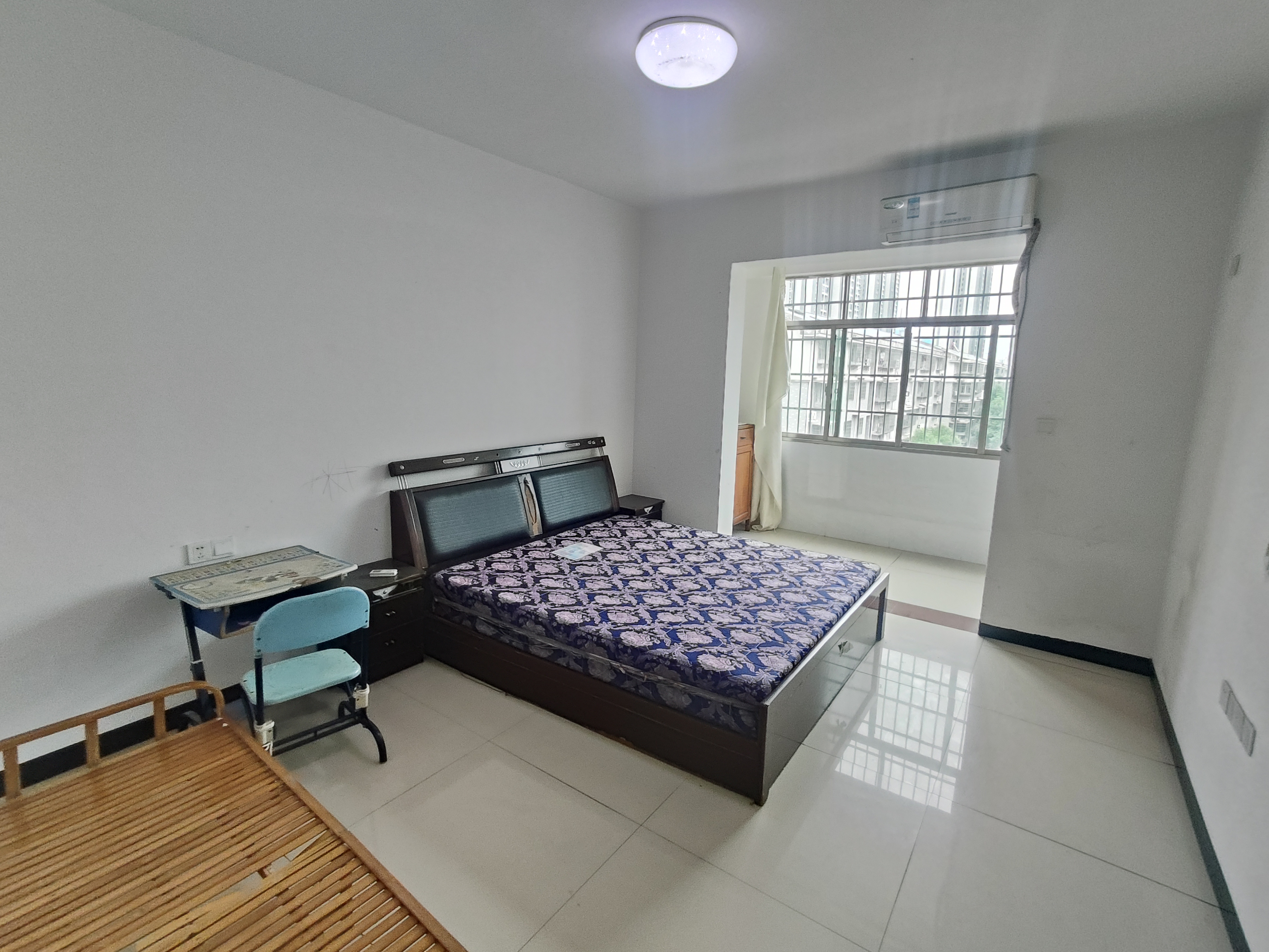 互助小区 3室2厅2卫 1500.0元/月 互助小区 3室2厅2卫 1500.0元/月室内图