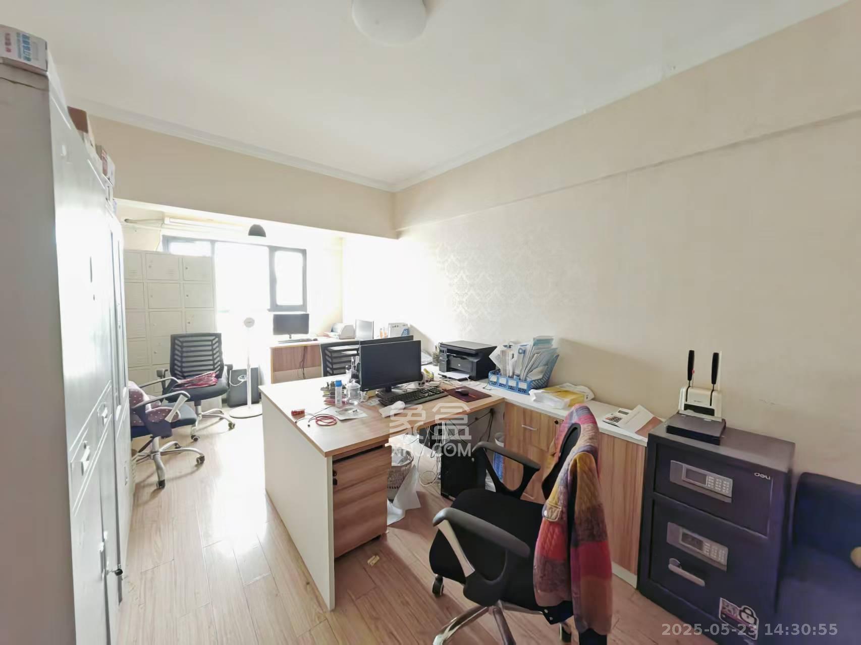 馨域公寓 3室2厅1卫 3800.0元/月 馨域公寓 3室2厅1卫 3800.0元/月室内图