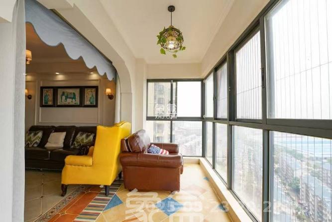 中南国际眼镜城(中伟商业中心)  3室2厅1卫    2500.0元/月 中南国际眼镜城(中伟商业中心)  3室2厅1卫    2500.0元/月室内图