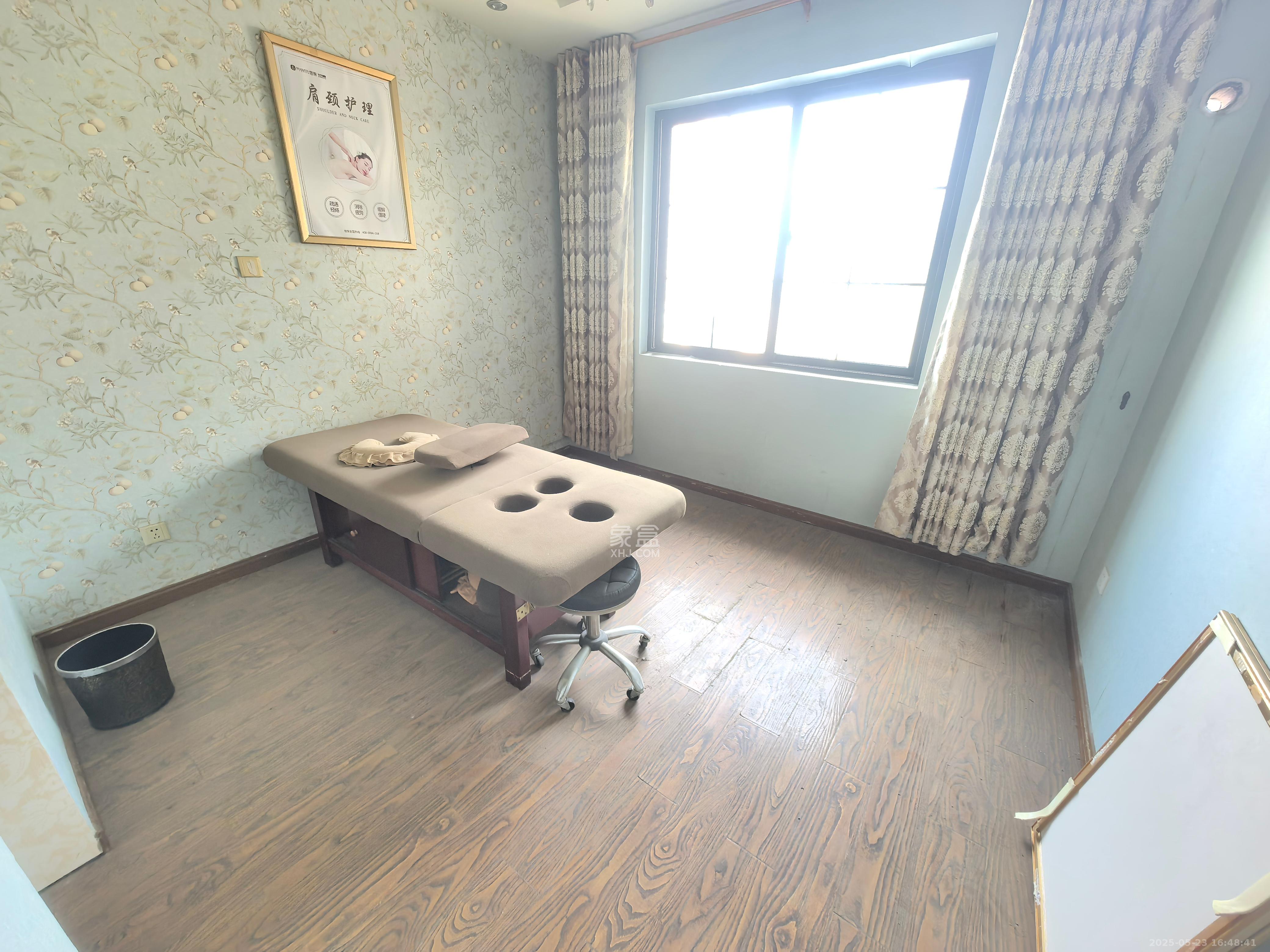 沁园春御院 3室1厅1卫 3300.00元/月 沁园春御院 3室1厅1卫 3300.00元/月室内图