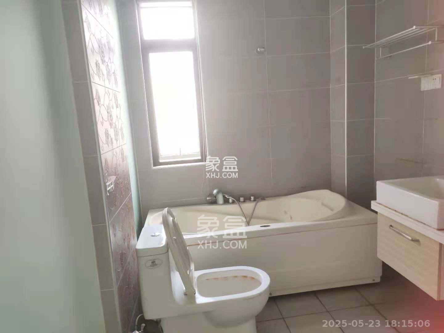 华菱蓝调国际（华菱.香墅美地）  4室2厅2卫   2800.00元/月室内图