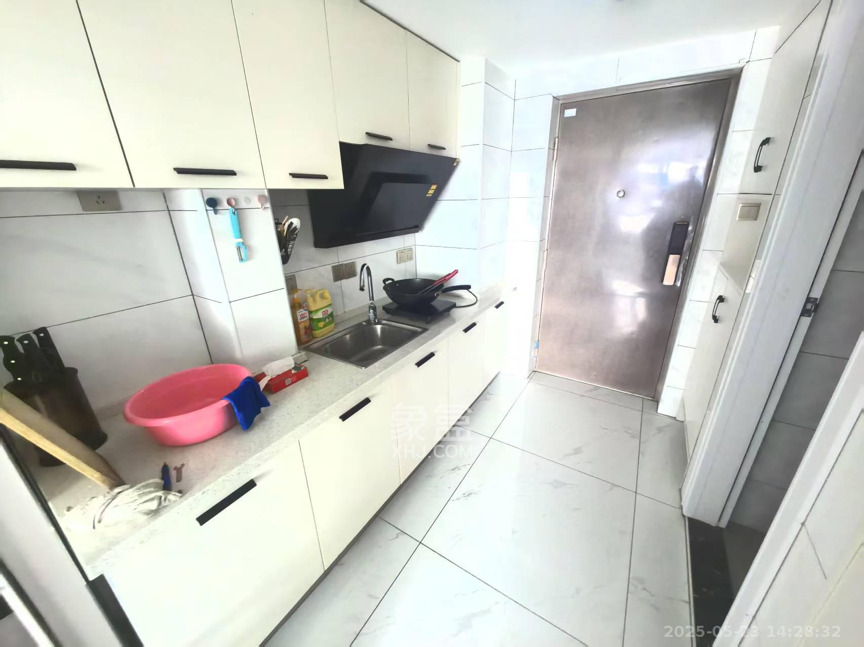 荣盛花语书苑  2室1厅1卫    2100.0元/月 荣盛花语书苑  2室1厅1卫    2100.0元/月室内图