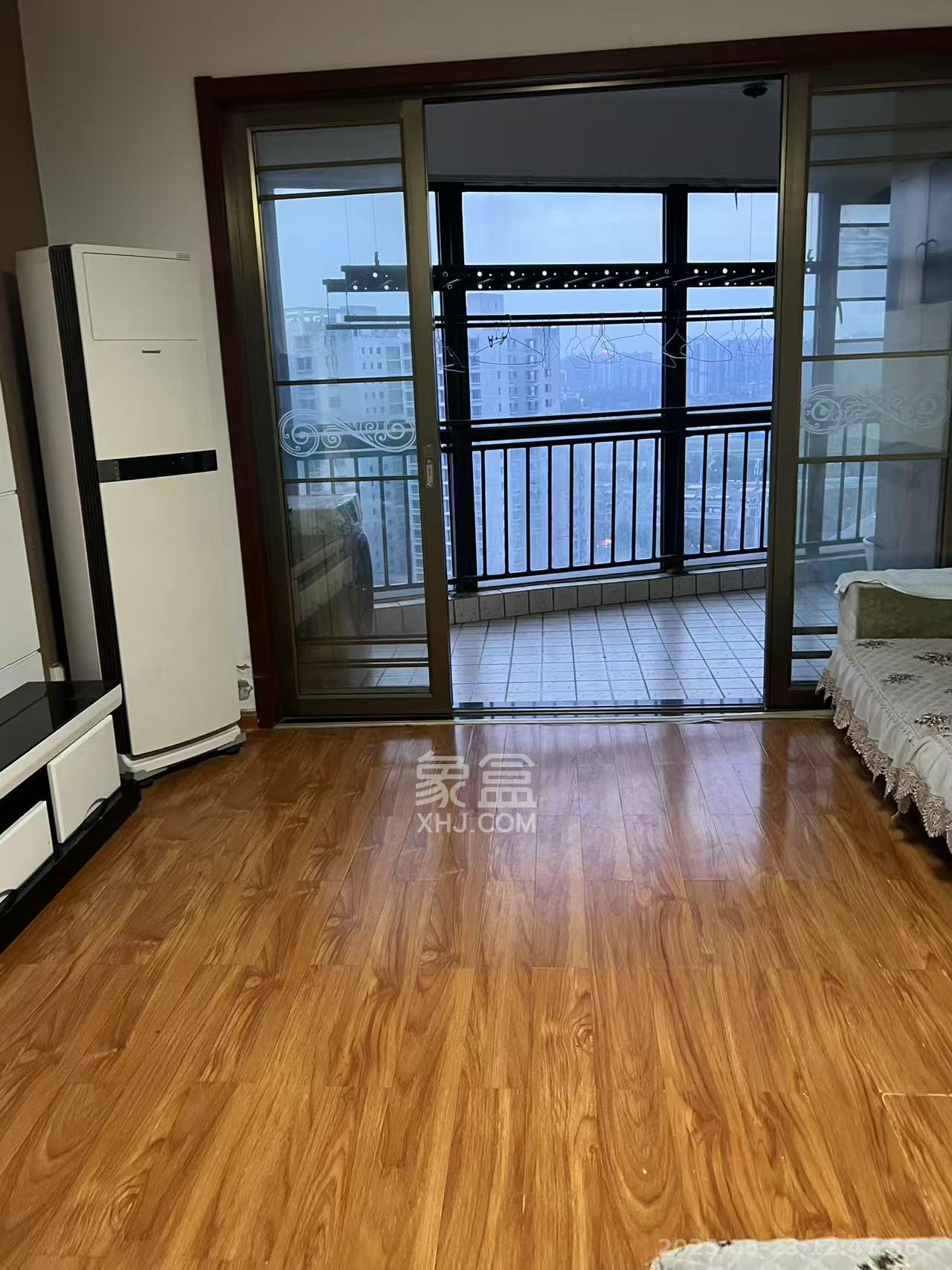 上东辛顿公寓  3室2厅2卫   2600.00元/月室内图1