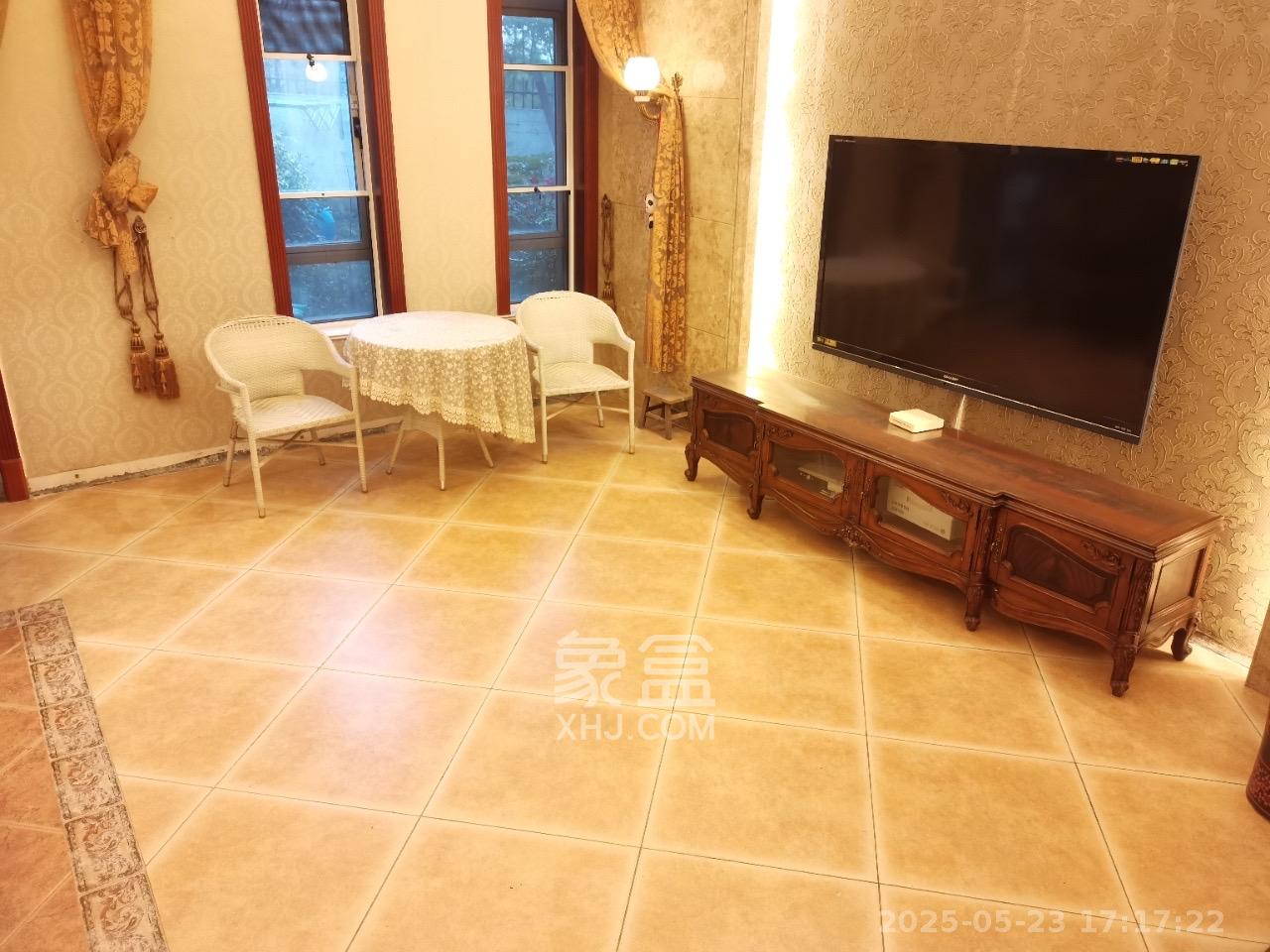 格兰小镇  5室2厅3卫   9000.00元/月室内图
