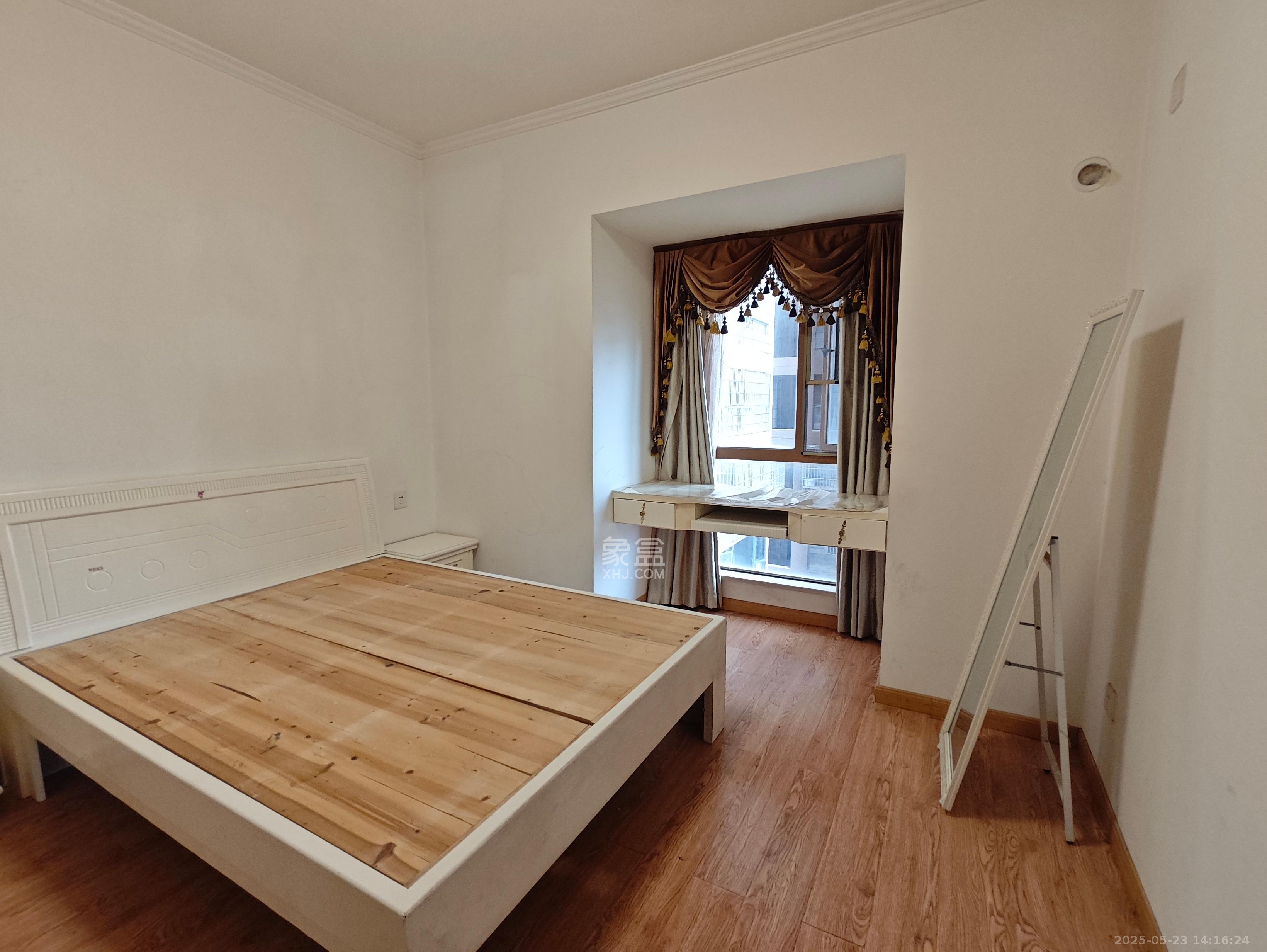 锑都家园 3室2厅1卫 1800.0元/月 锑都家园 3室2厅1卫 1800.0元/月室内图