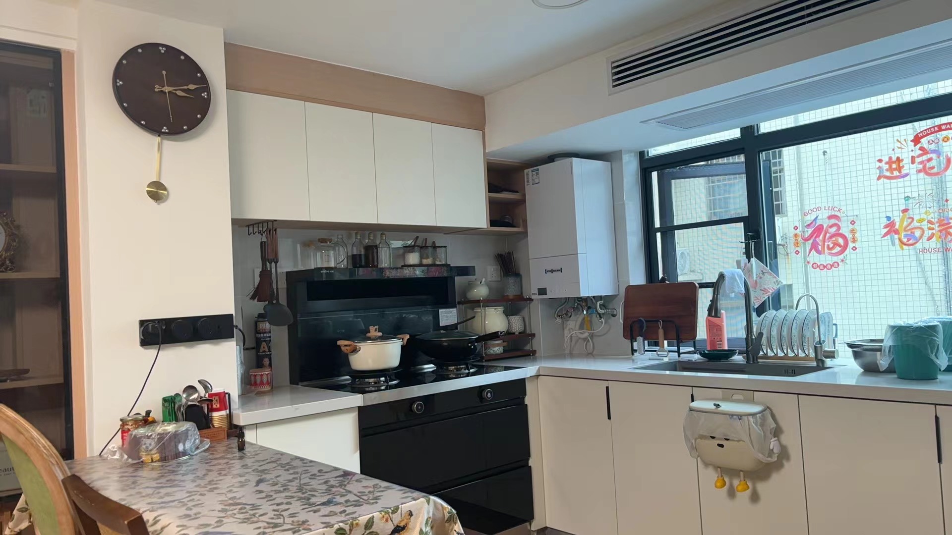 中甸.龙雲台  2室1厅1卫    2600.0元/月 中甸.龙雲台  2室1厅1卫    2600.0元/月室内图