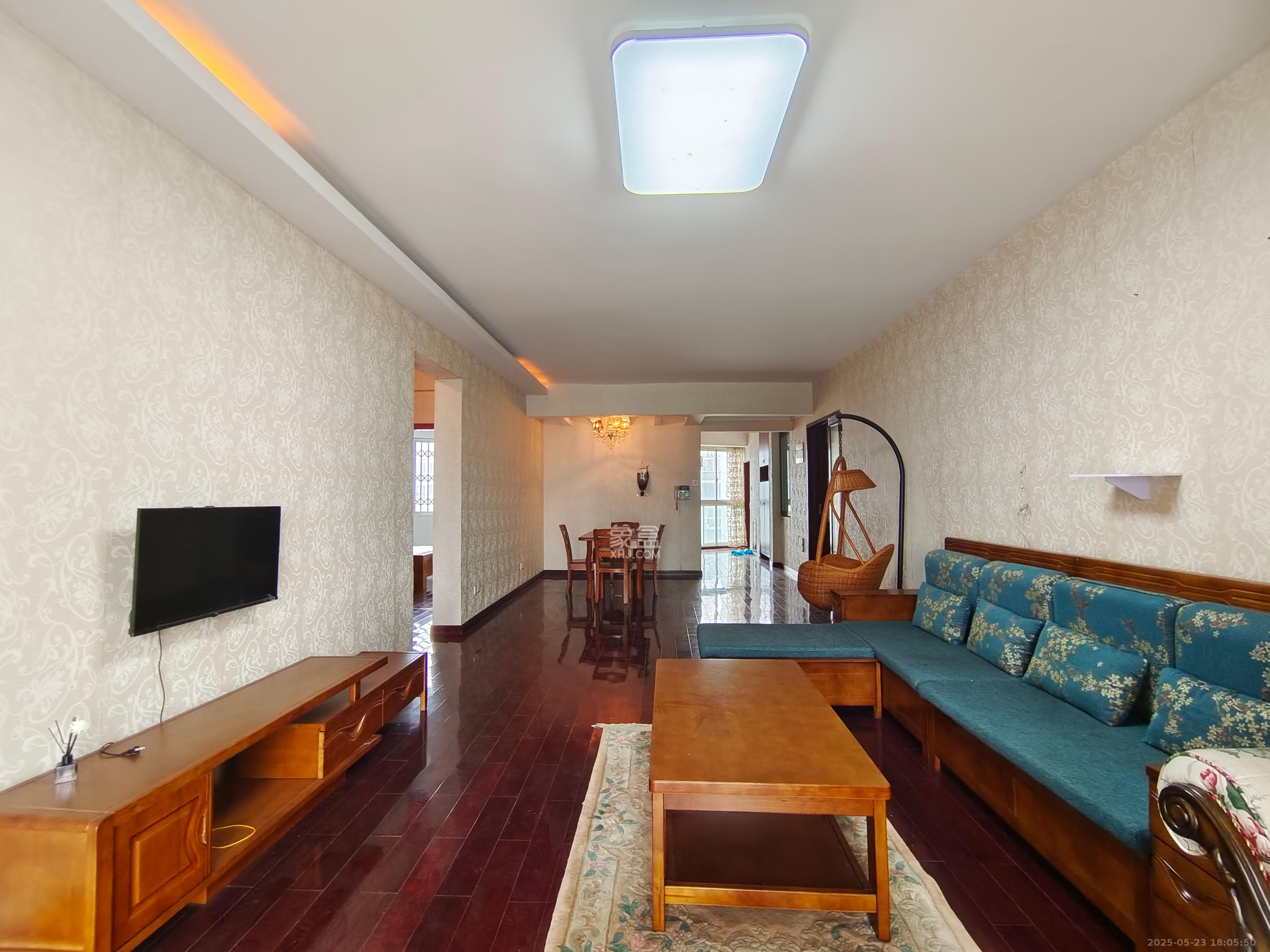 阳光100二期  3室2厅1卫    2800.0元/月 阳光100二期  3室2厅1卫    2800.0元/月