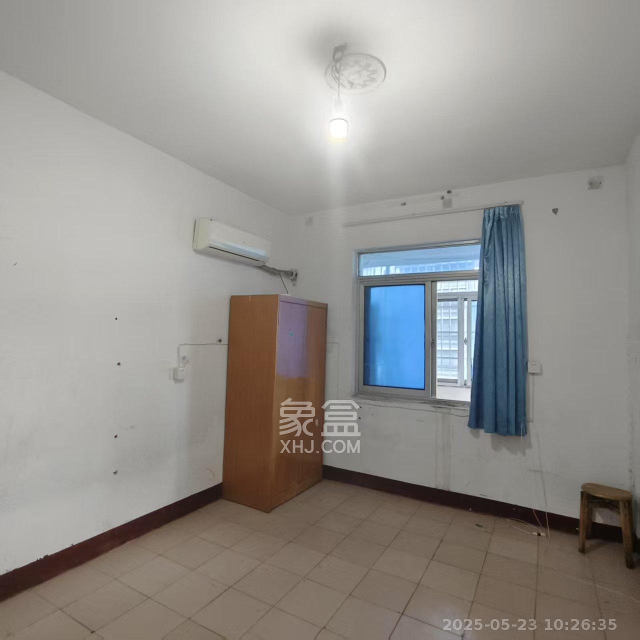 湘亚大楼 4室1厅1卫 2200.0元/月 湘亚大楼 4室1厅1卫 2200.0元/月室内图