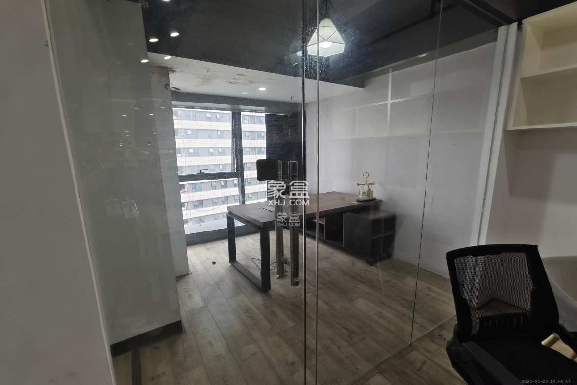 东怡外国(南湖一号)  1室1厅1卫    3800.0元/月 东怡外国(南湖一号)  1室1厅1卫    3800.0元/月室内图