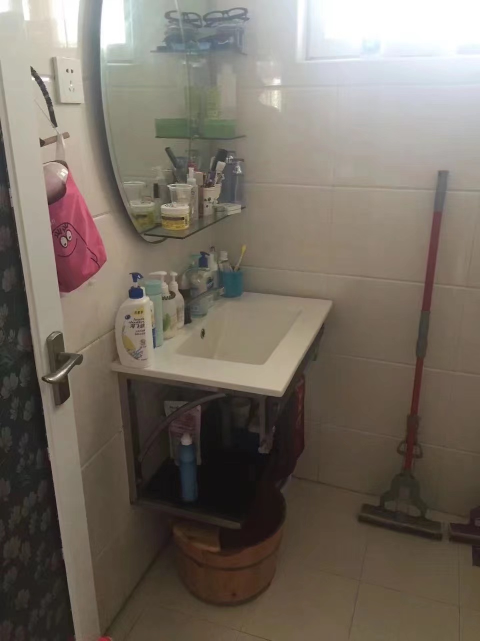 鸿禾温泉大厦 1室1厅1卫 68.0万 鸿禾温泉大厦 1室1厅1卫 68.0万客厅