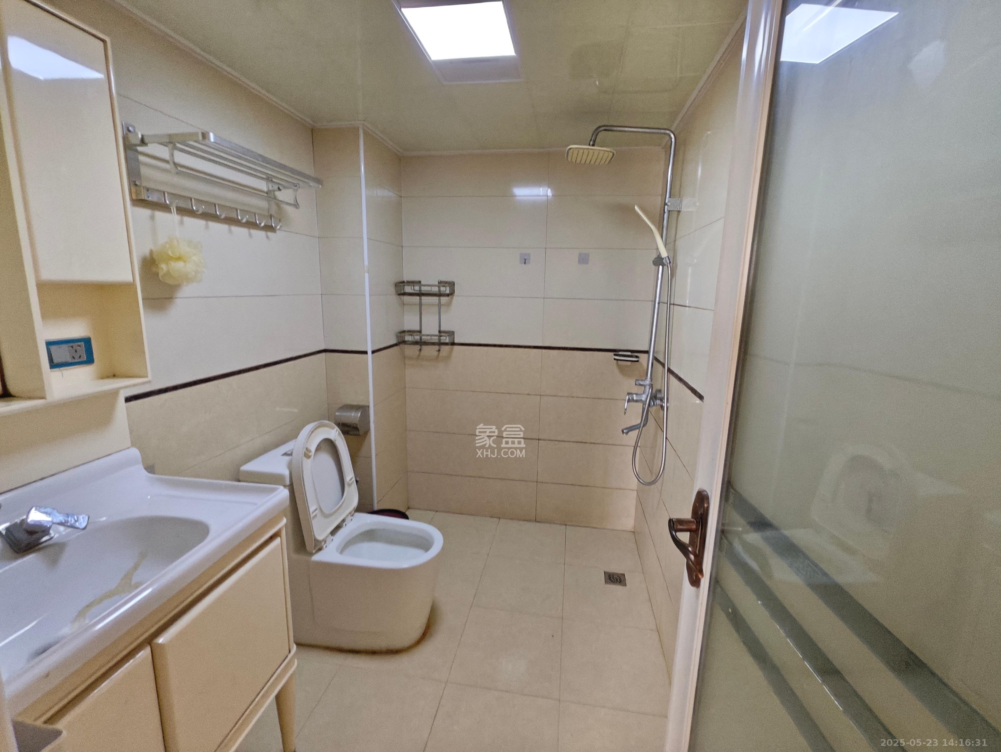 锑都家园 3室2厅1卫 1800.0元/月 锑都家园 3室2厅1卫 1800.0元/月室内图