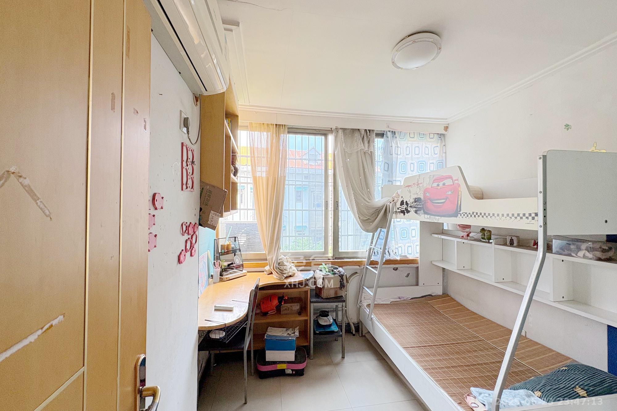 市直属机关宿舍  2室1厅1卫   35.00万卧室