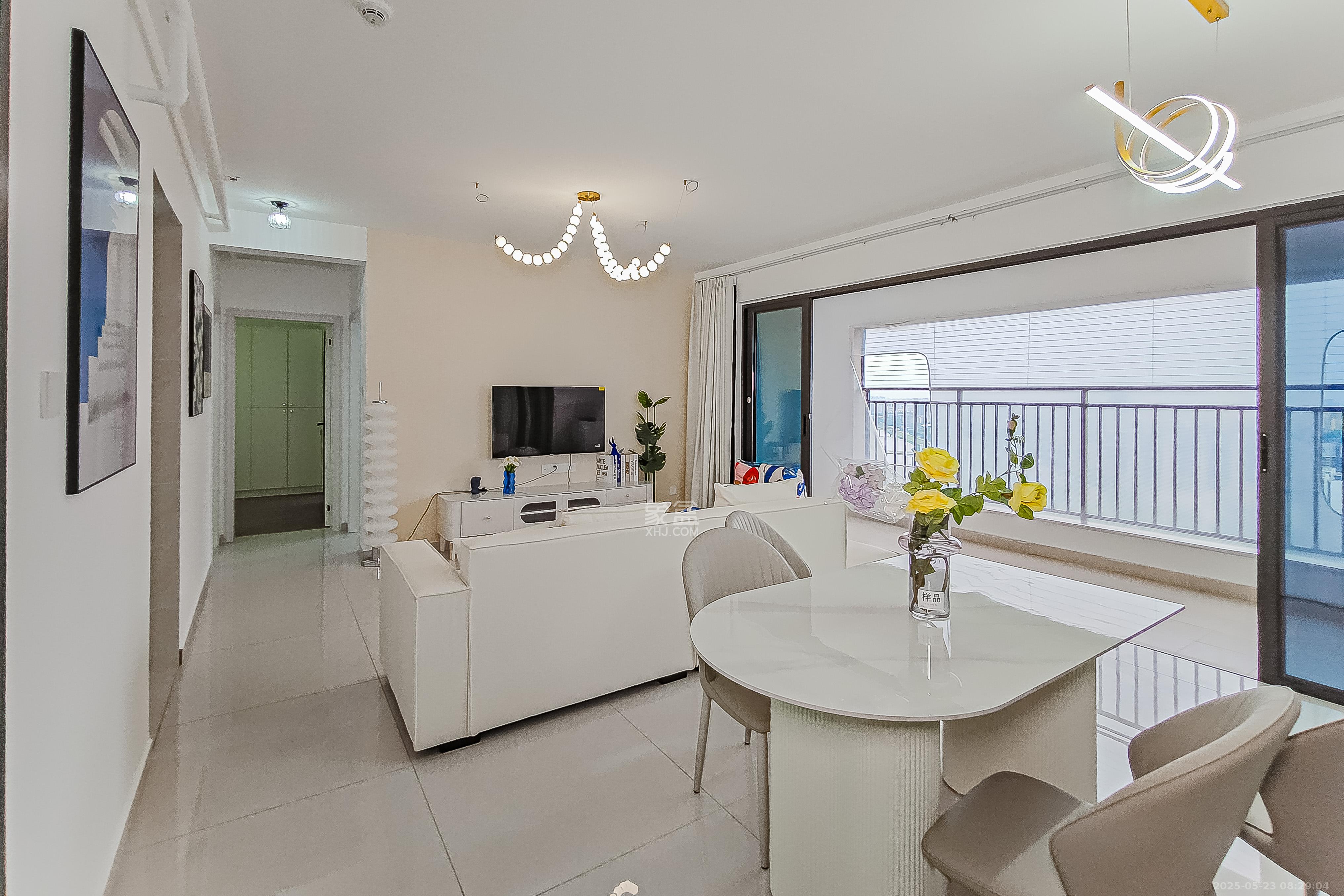 阳光城尚东湾悦江府 3室2厅2卫 116.0万 阳光城尚东湾悦江府 3室2厅2卫 116.0万客厅