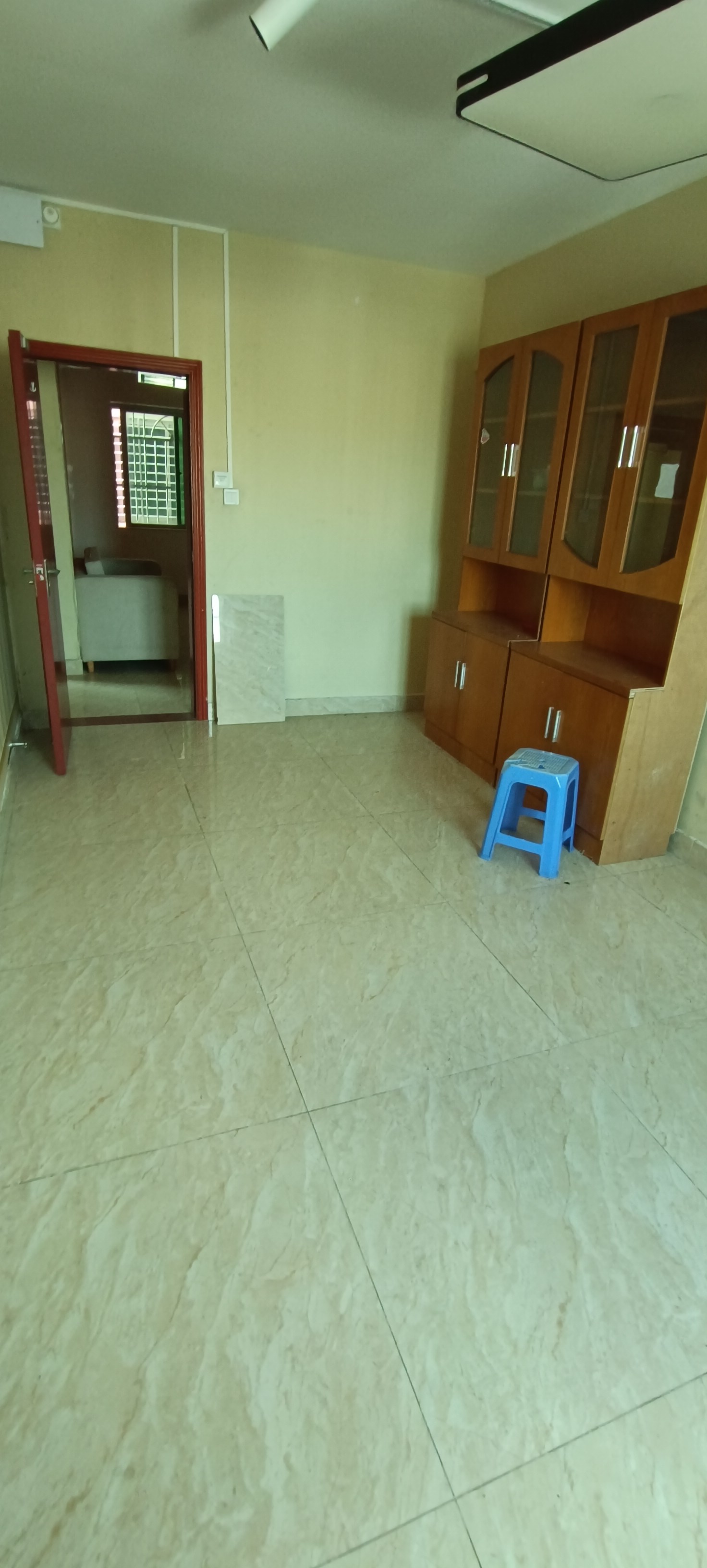 华典大厦  3室2厅2卫    3500.0元/月 华典大厦  3室2厅2卫    3500.0元/月室内图