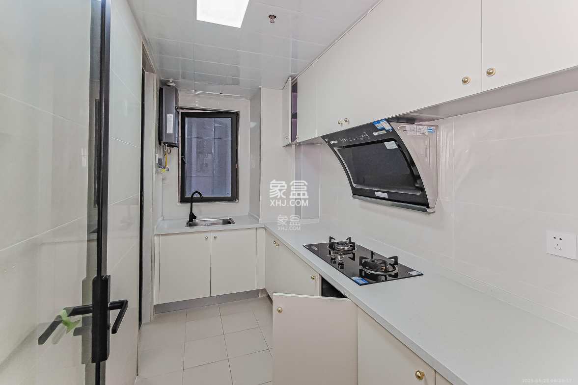 阳光城尚东湾悦江府 3室2厅2卫 116.0万 阳光城尚东湾悦江府 3室2厅2卫 116.0万厨房