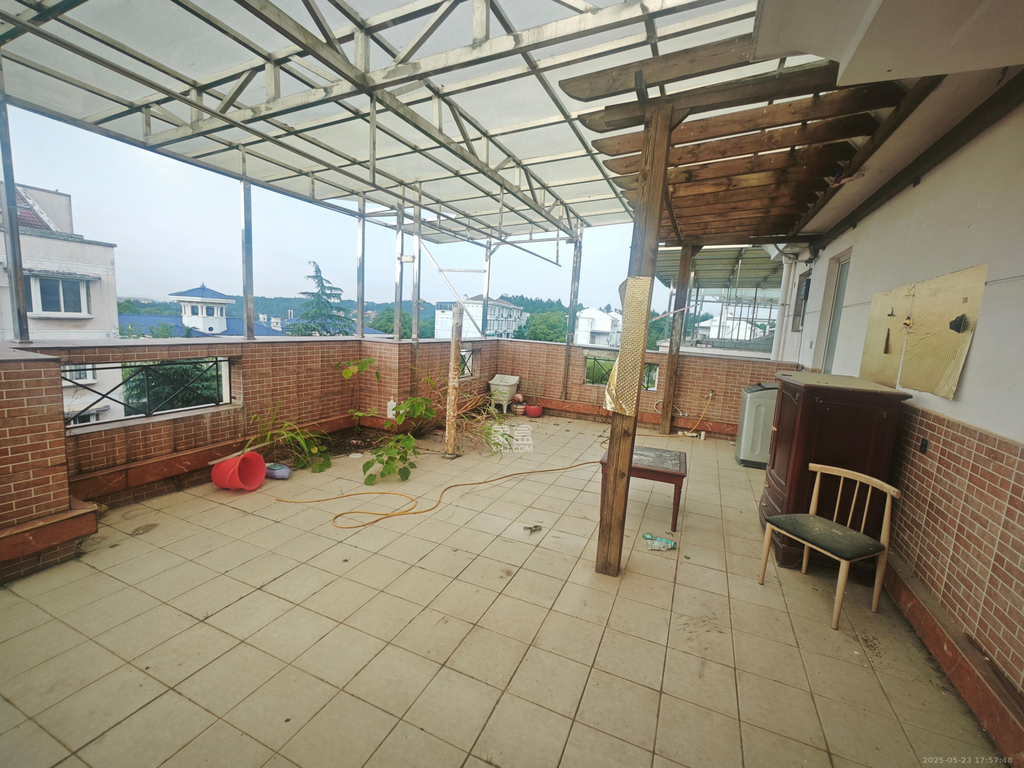 同升湖山庄 4室2厅3卫 2500.0元/月 同升湖山庄 4室2厅3卫 2500.0元/月室内图