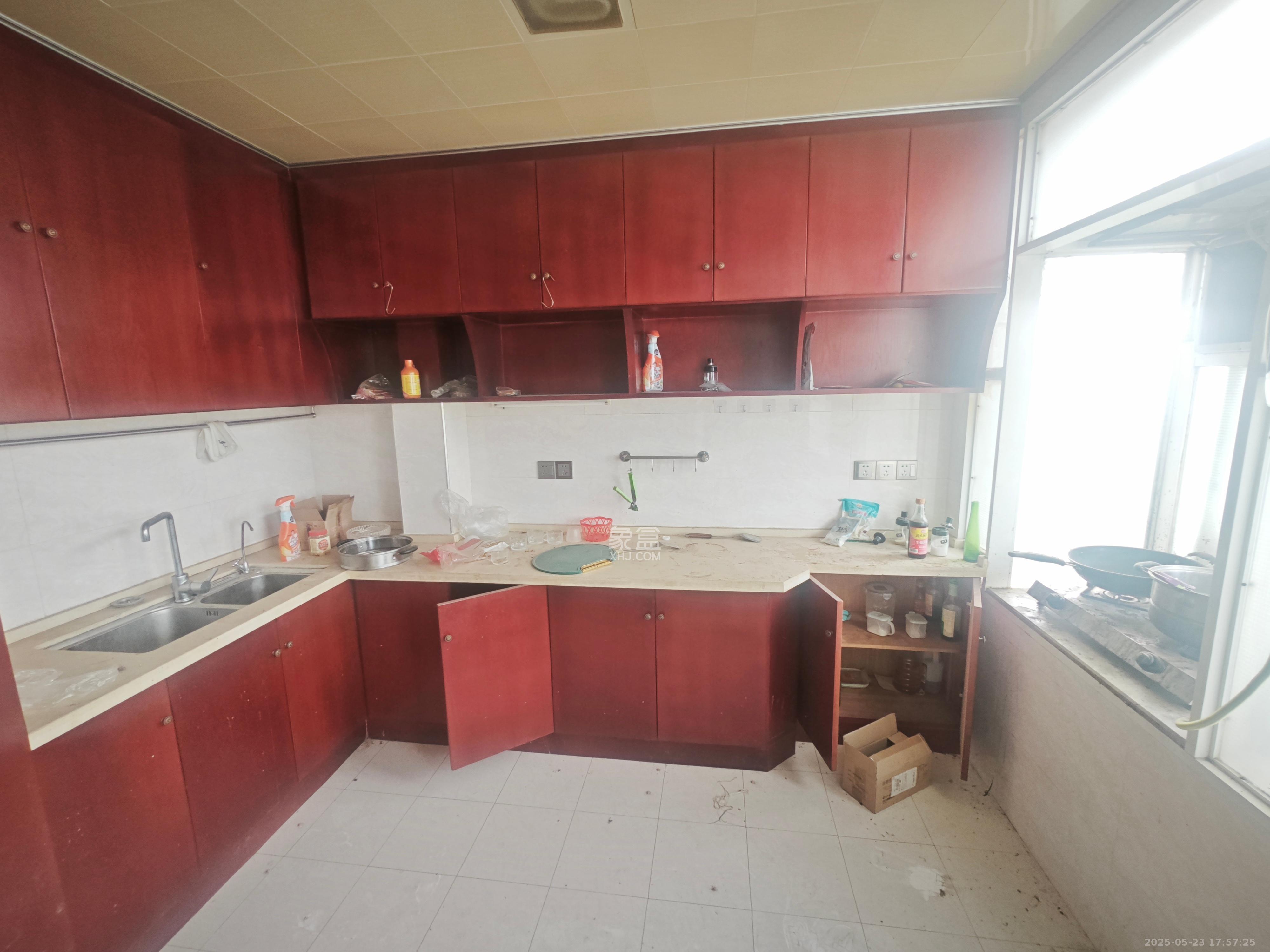 同升湖山庄 4室2厅3卫 2500.0元/月 同升湖山庄 4室2厅3卫 2500.0元/月室内图