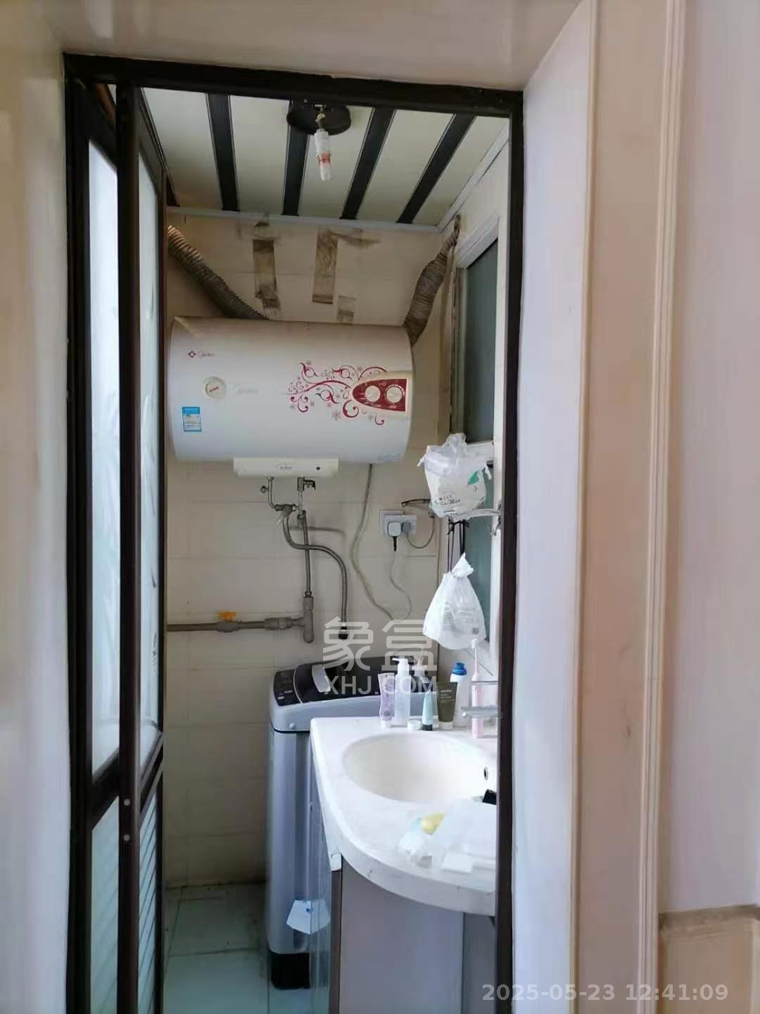 轻苑小区  3室1厅1卫   1800.00元/月室内图