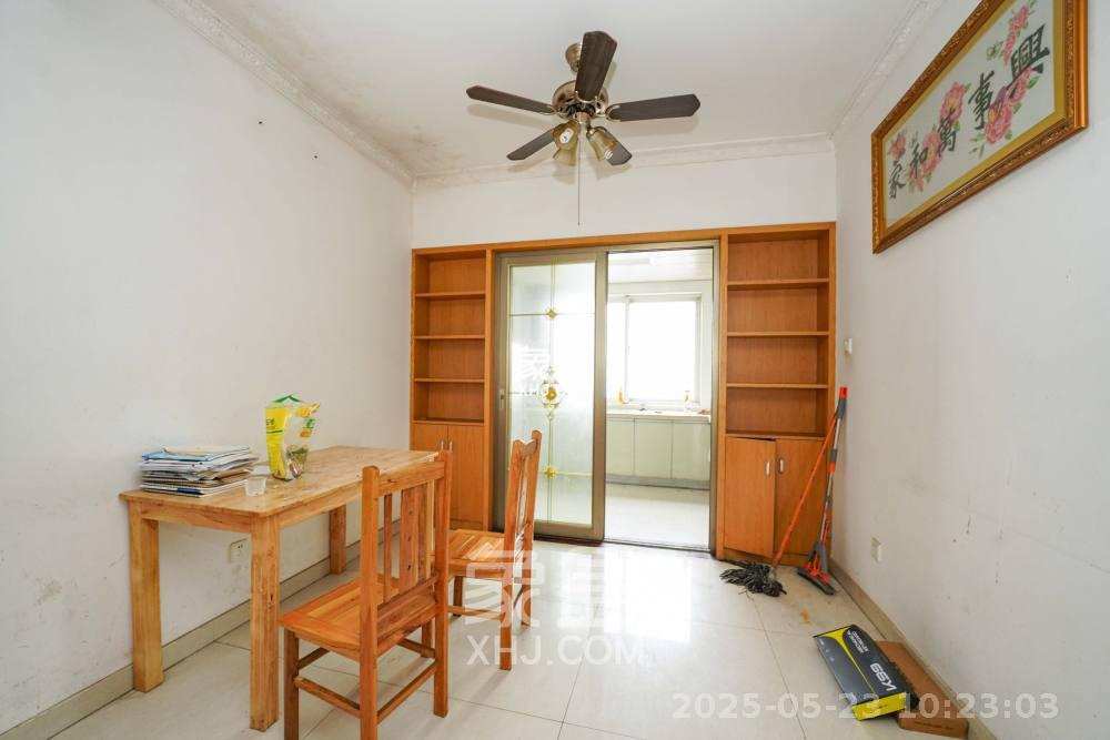 南郡雅园 3室2厅2卫 1500.0元/月 南郡雅园 3室2厅2卫 1500.0元/月室内图