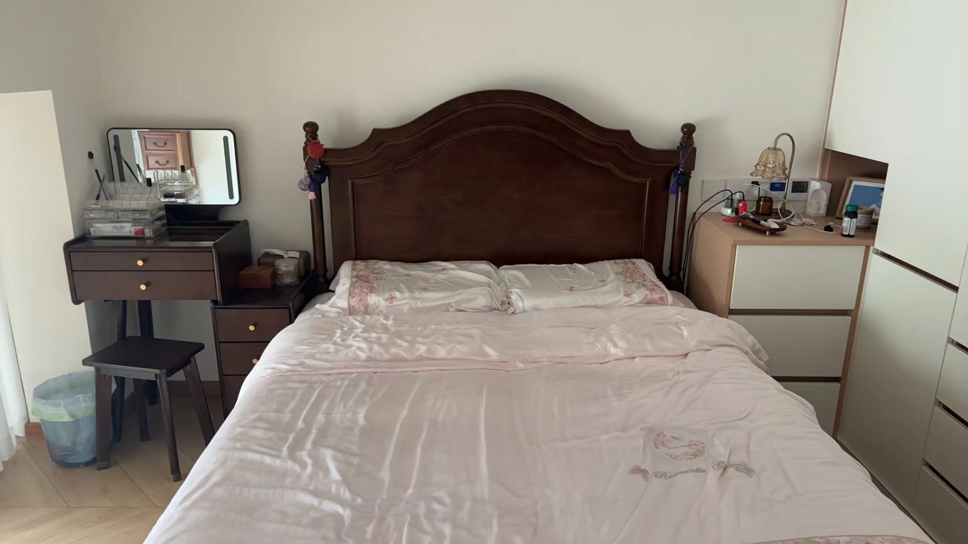 中甸.龙雲台  2室1厅1卫    2600.0元/月 中甸.龙雲台  2室1厅1卫    2600.0元/月室内图