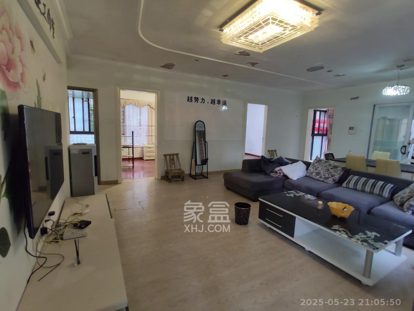 华润凤凰城二期 5室2厅2卫 2800.0元/月 华润凤凰城二期 5室2厅2卫 2800.0元/月室内图