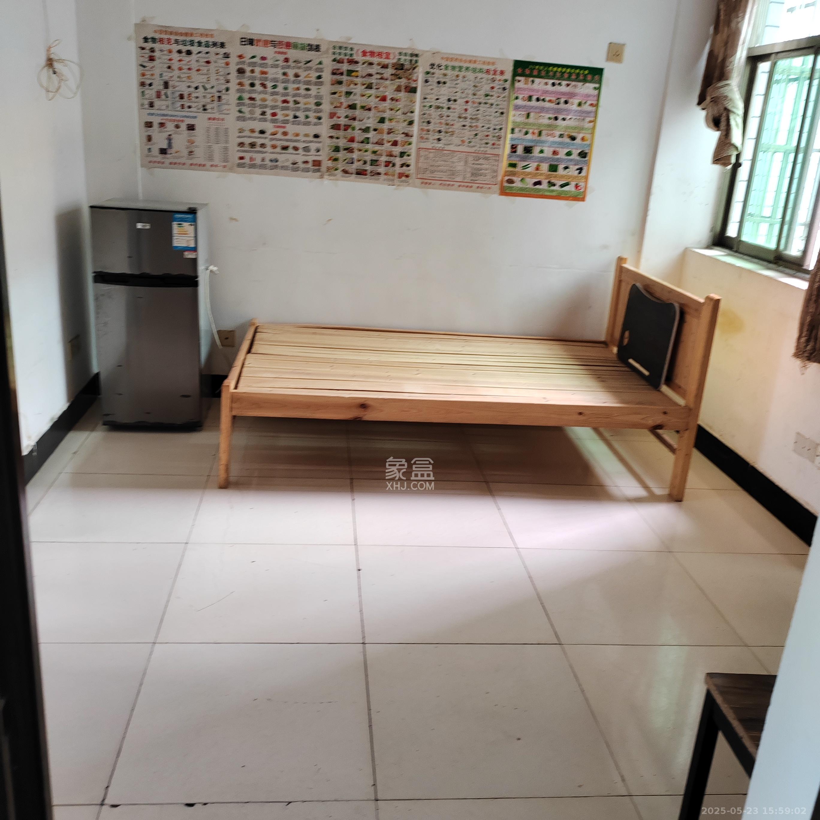 扬帆小区  1室1厅1卫    1300.0元/月 扬帆小区  1室1厅1卫    1300.0元/月室内图