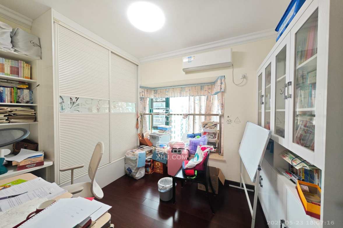 恒大城 4室2厅2卫 140.0万 恒大城 4室2厅2卫 140.0万卧室