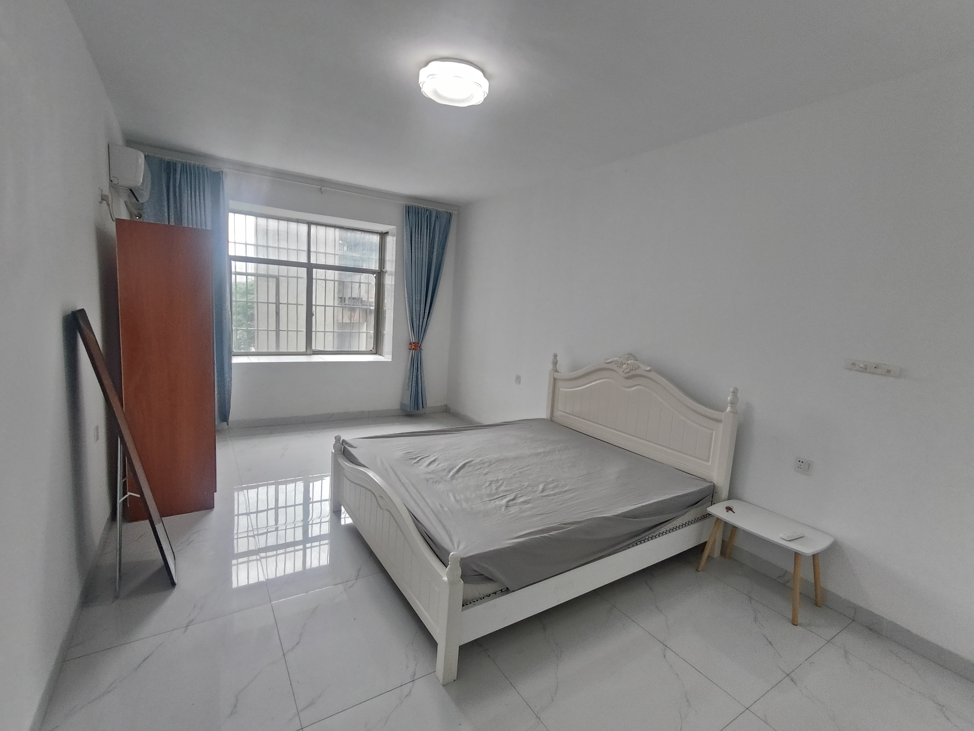 互助小区 3室2厅2卫 1500.0元/月 互助小区 3室2厅2卫 1500.0元/月室内图