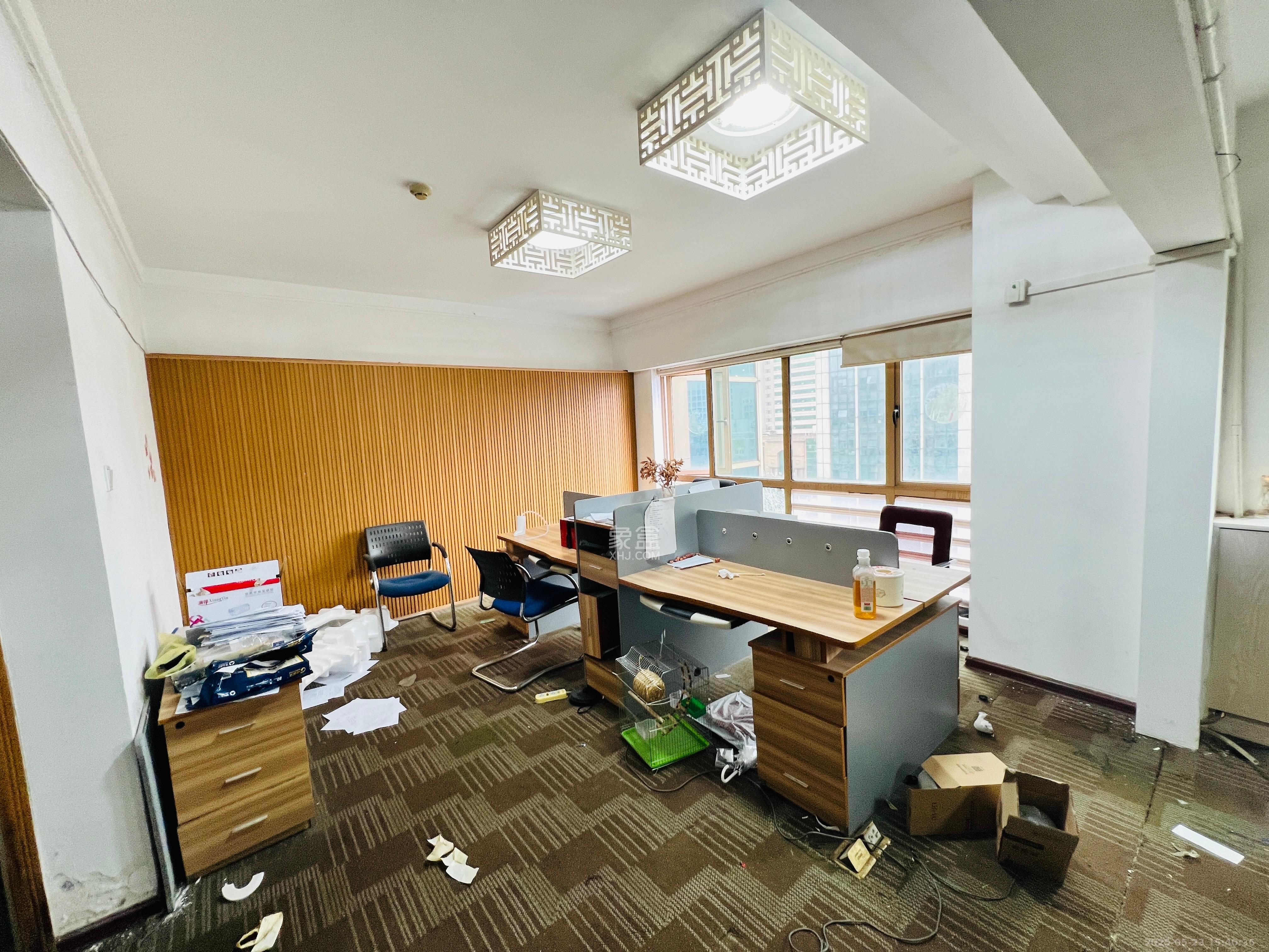 嘉盛国际广场 1室1厅1卫 2400.0元/月 嘉盛国际广场 1室1厅1卫 2400.0元/月室内图