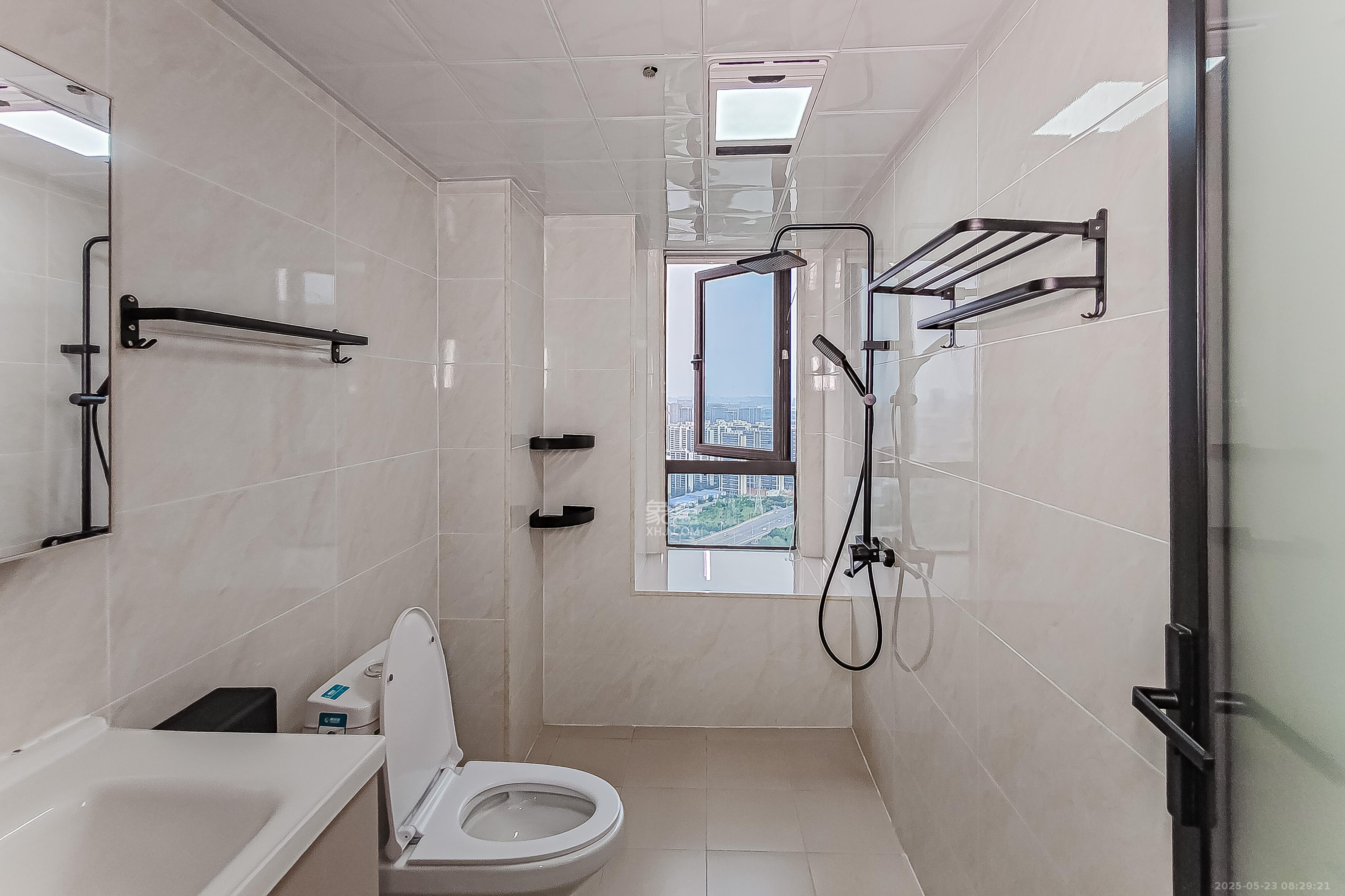 阳光城尚东湾悦江府 3室2厅2卫 116.0万 阳光城尚东湾悦江府 3室2厅2卫 116.0万卫生间