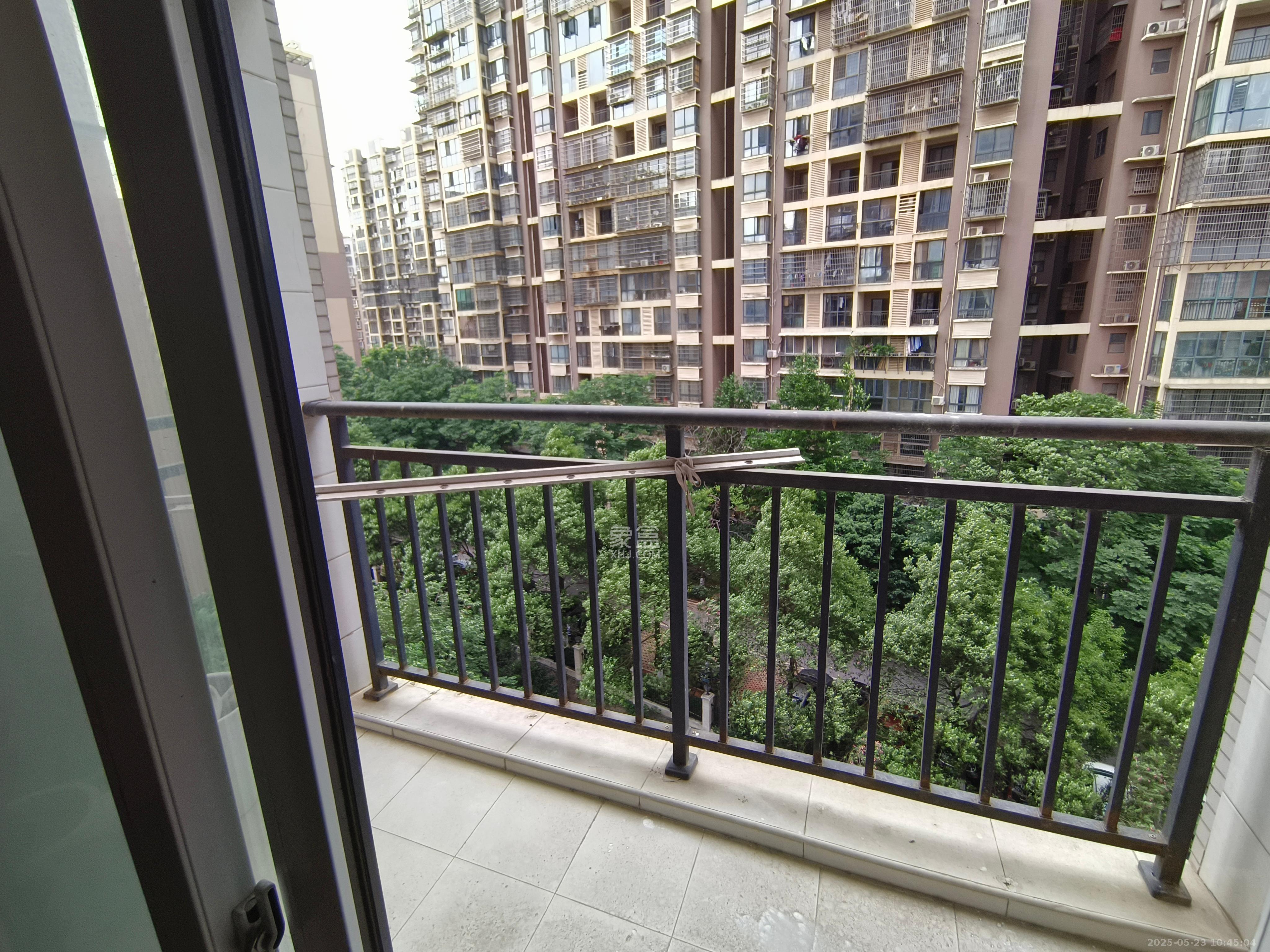 长城雅苑 3室2厅2卫 2200.0元/月 长城雅苑 3室2厅2卫 2200.0元/月室内图