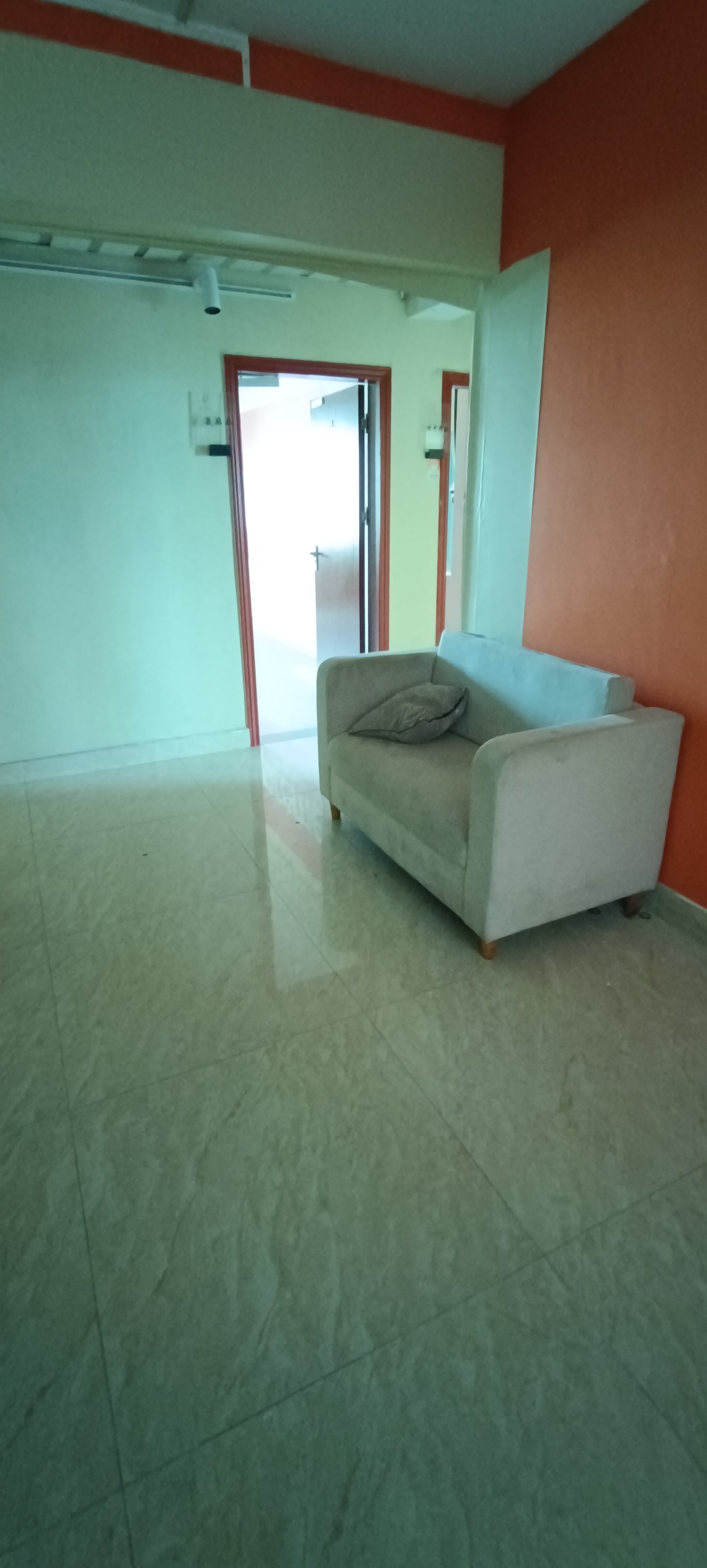 华典大厦  3室2厅2卫    3500.0元/月 华典大厦  3室2厅2卫    3500.0元/月室内图