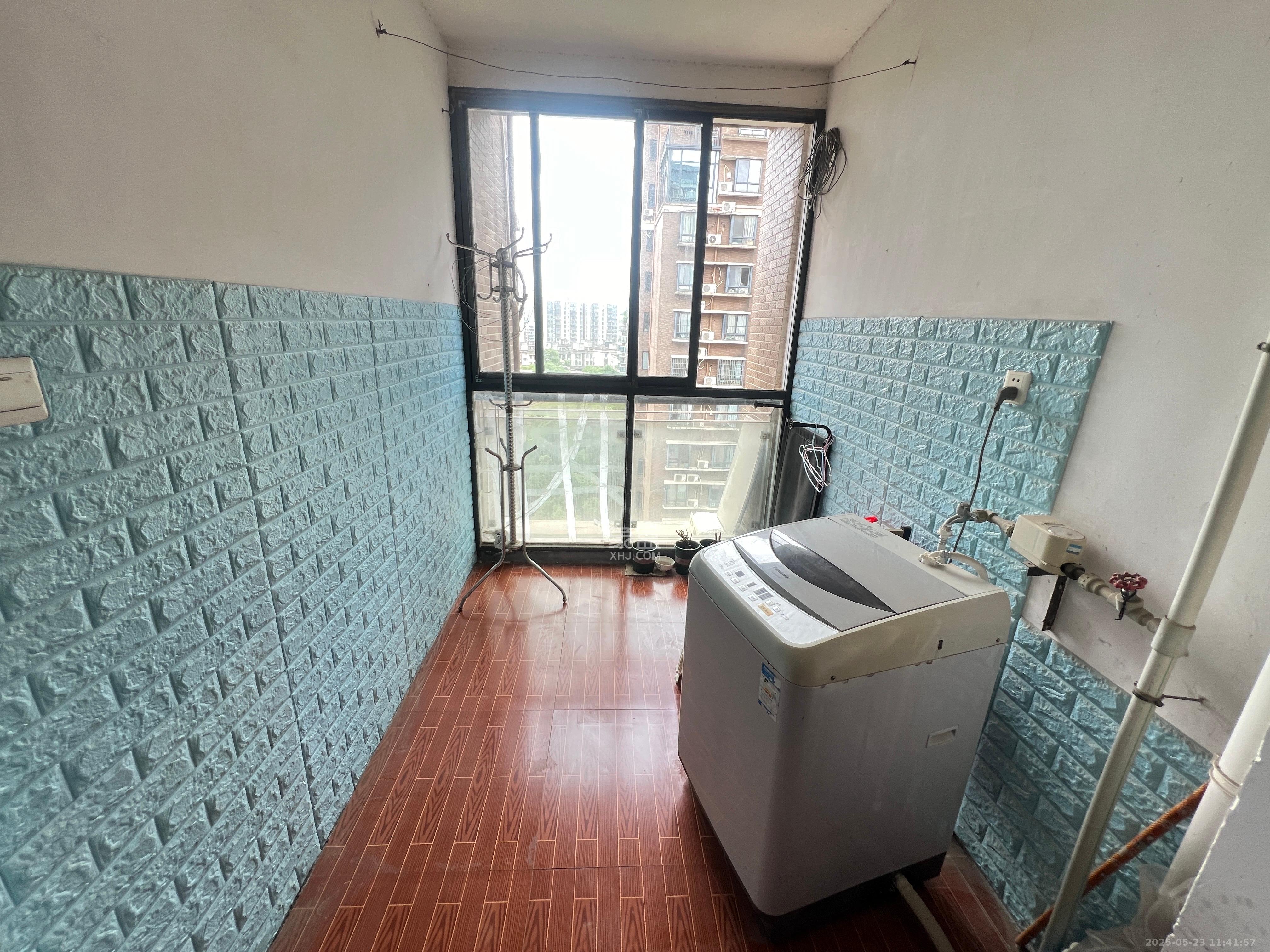 城市森林  2室2厅1卫    2000.0元/月 城市森林  2室2厅1卫    2000.0元/月室内图