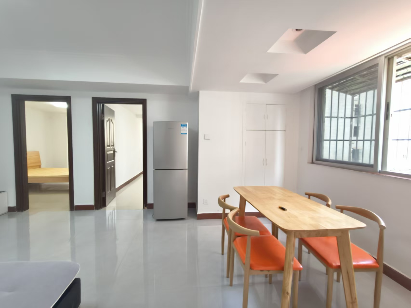 中机公寓  2室2厅1卫   2300.00元/月室内图