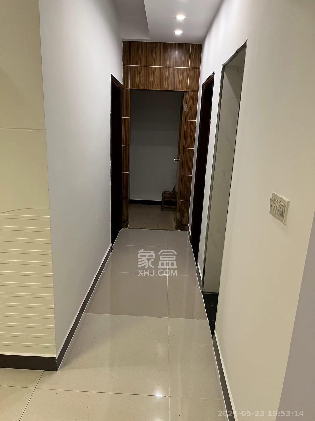 景上鑫苑  3室2厅2卫   2000.00元/月室内图