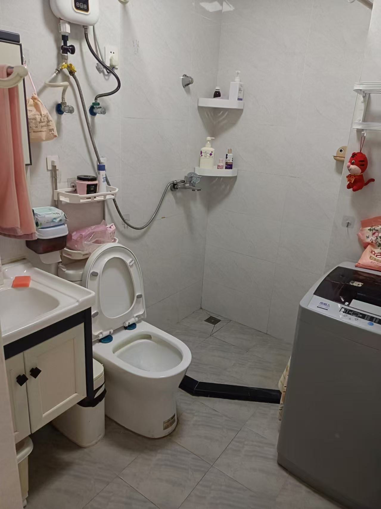 和平城市广场  3室1厅1卫   1800.00元/月室内图