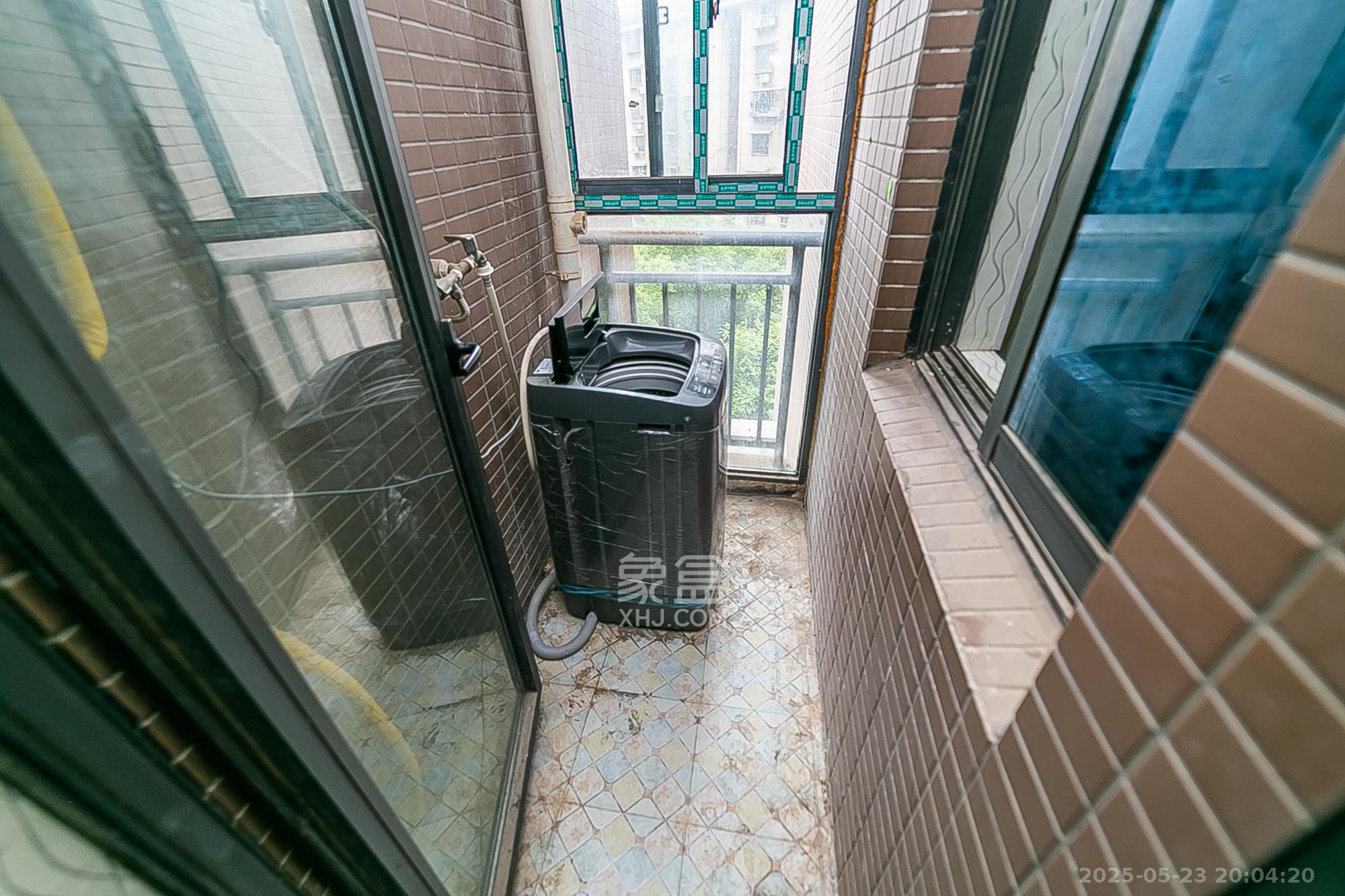 江山如画  2室1厅1卫    75.0万 江山如画  2室1厅1卫    75.0万阳台