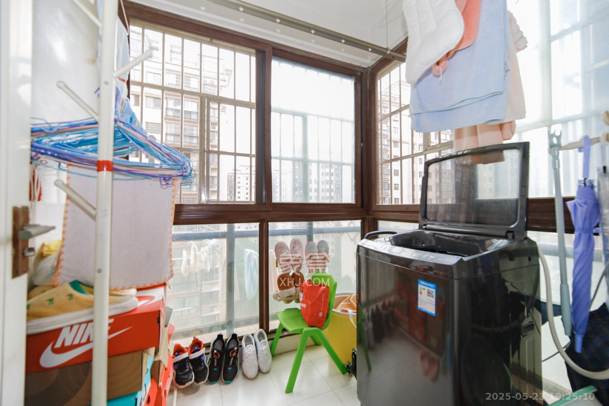 鑫天山水洲城 2室2厅2卫 72.0万 鑫天山水洲城 2室2厅2卫 72.0万阳台