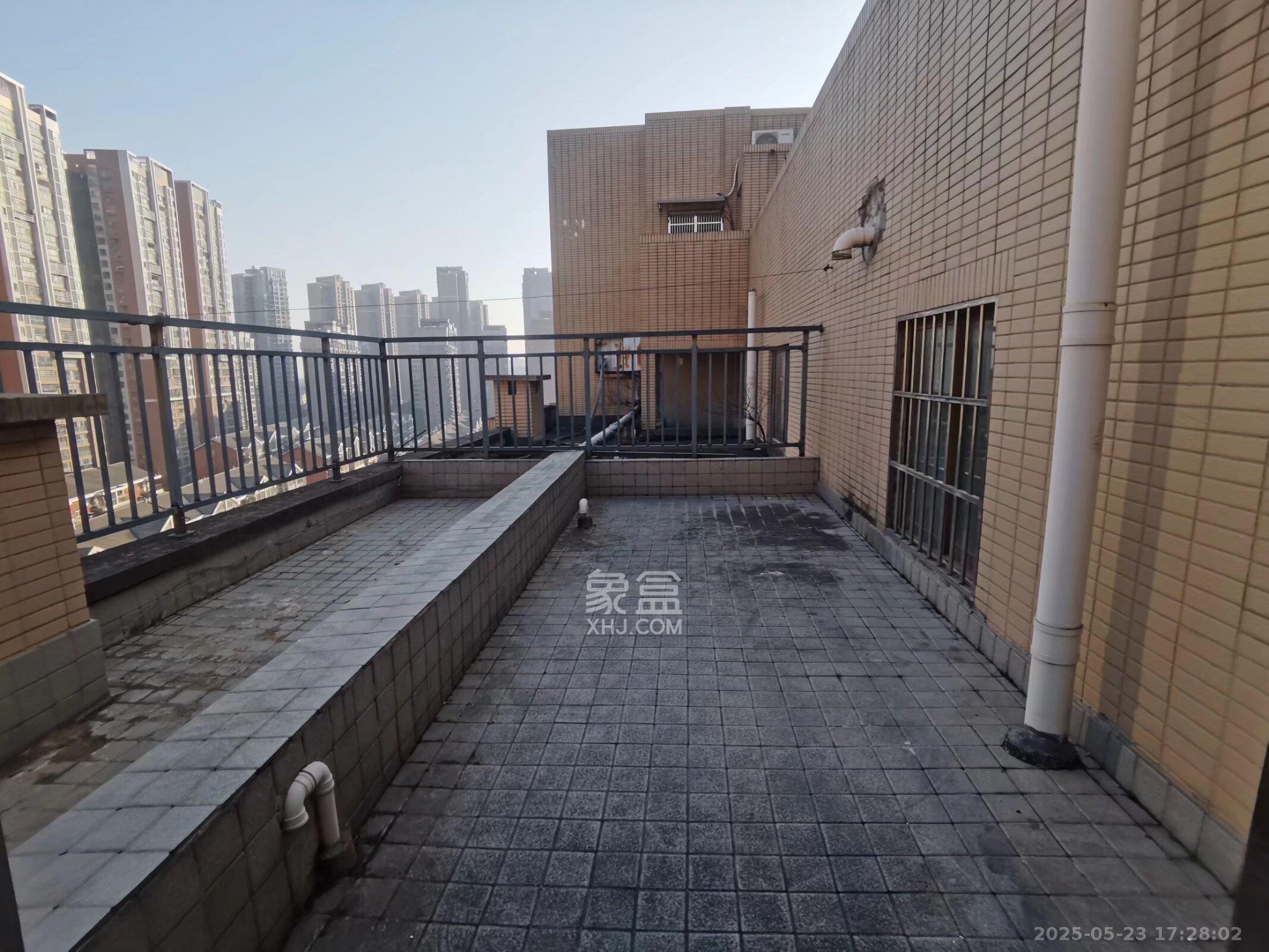 四季星城 3室2厅2卫 1800.0元/月 四季星城 3室2厅2卫 1800.0元/月室内图