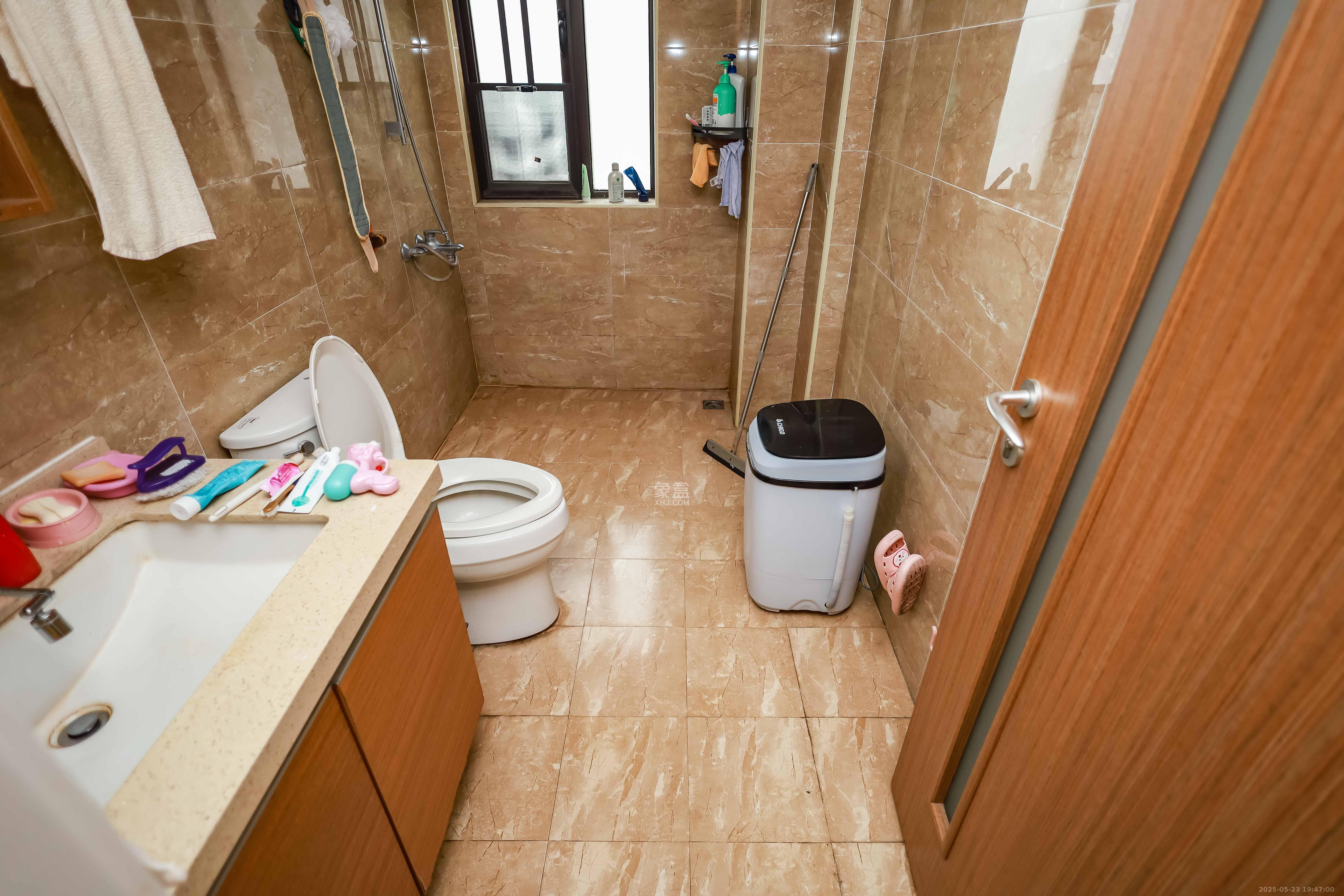 奥克斯缔壹城  3室2厅2卫    95.0万 奥克斯缔壹城  3室2厅2卫    95.0万卫生间